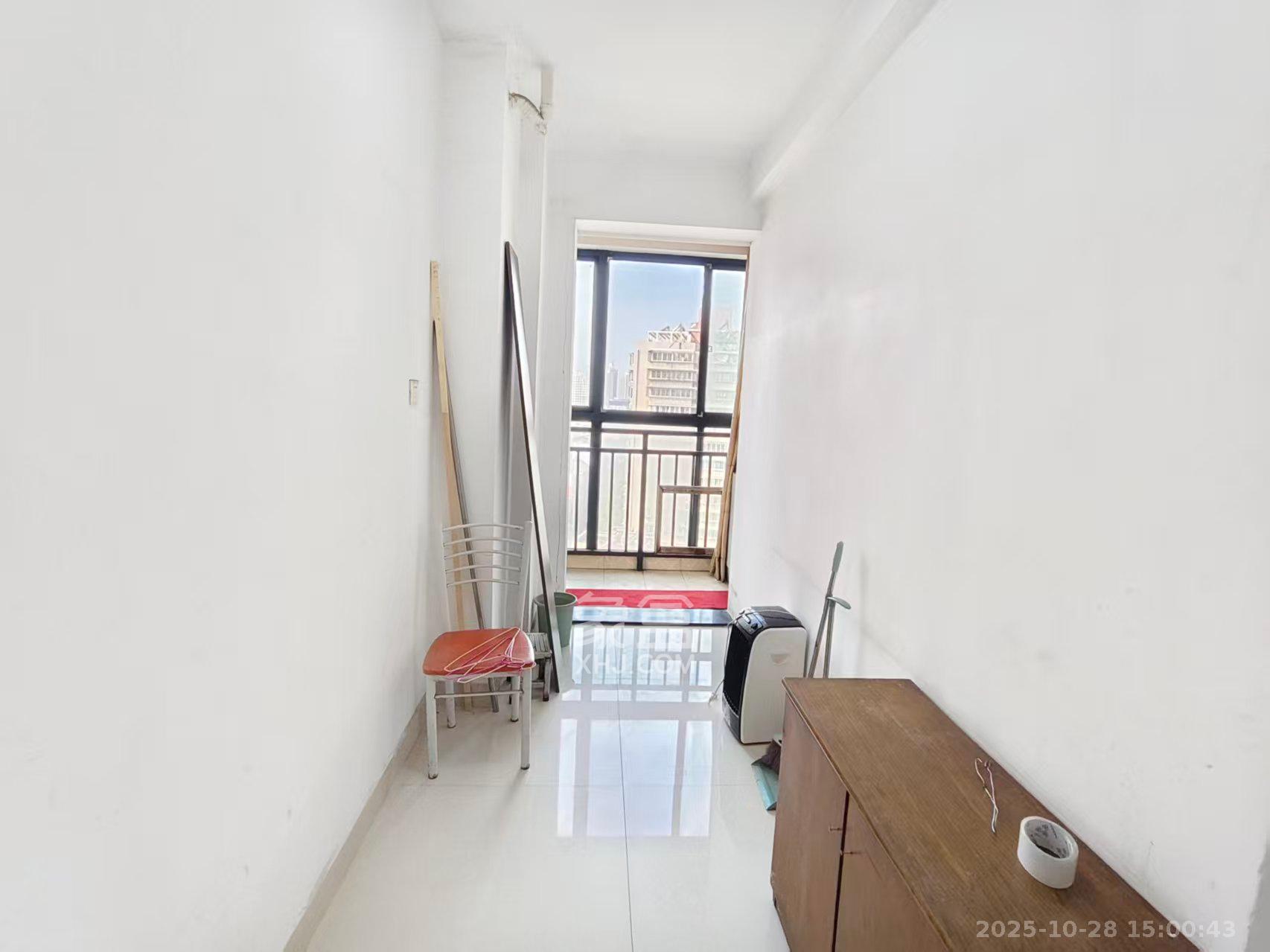 运通尊苑  4室1厅2卫    2300.0元/月室内图