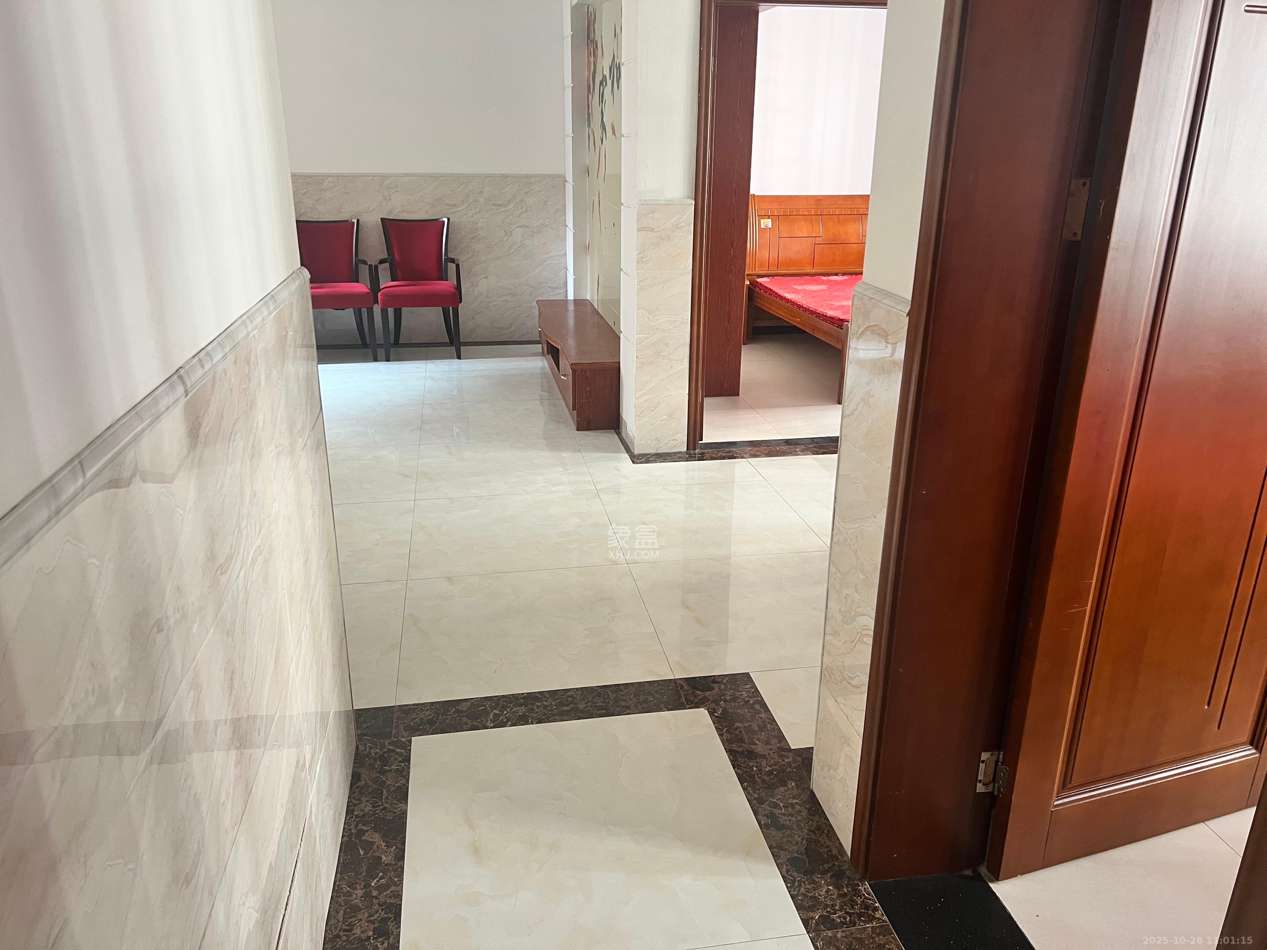 和馨园  3室1厅2卫    2200.0元/月