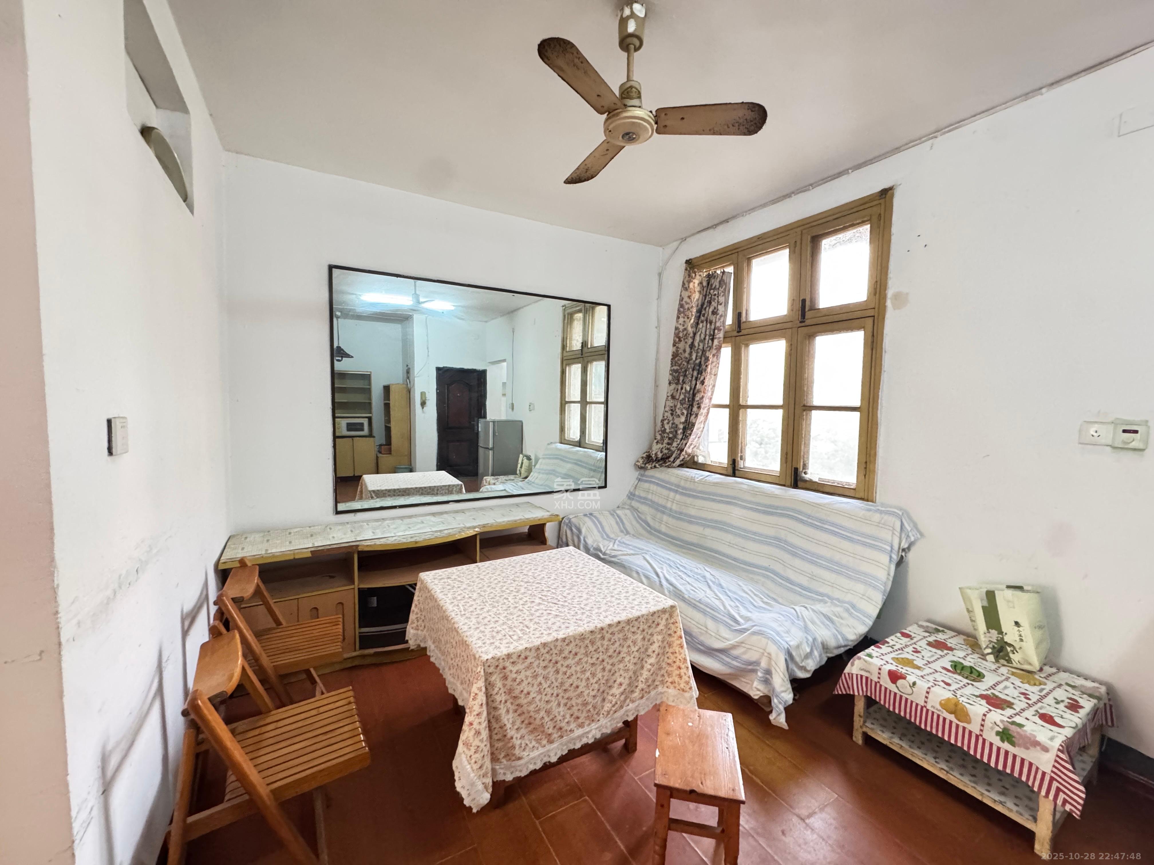 中南家园 1室2厅1卫 1500.0元/月 中南家园 1室2厅1卫 1500.0元/月室内图