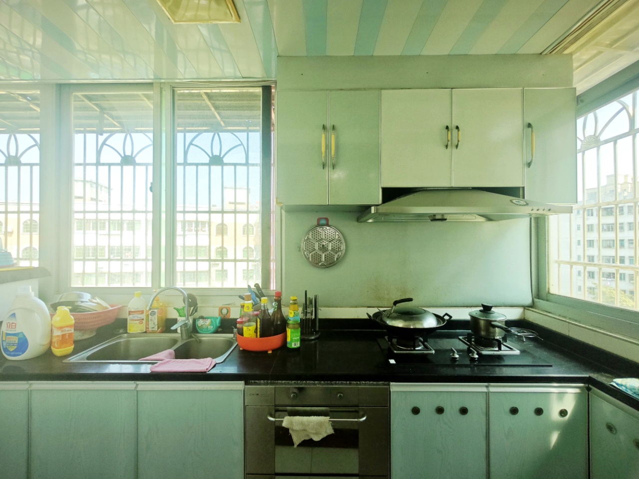 美舍园 4室2厅2卫 2900.0元/月 美舍园 4室2厅2卫 2900.0元/月室内图