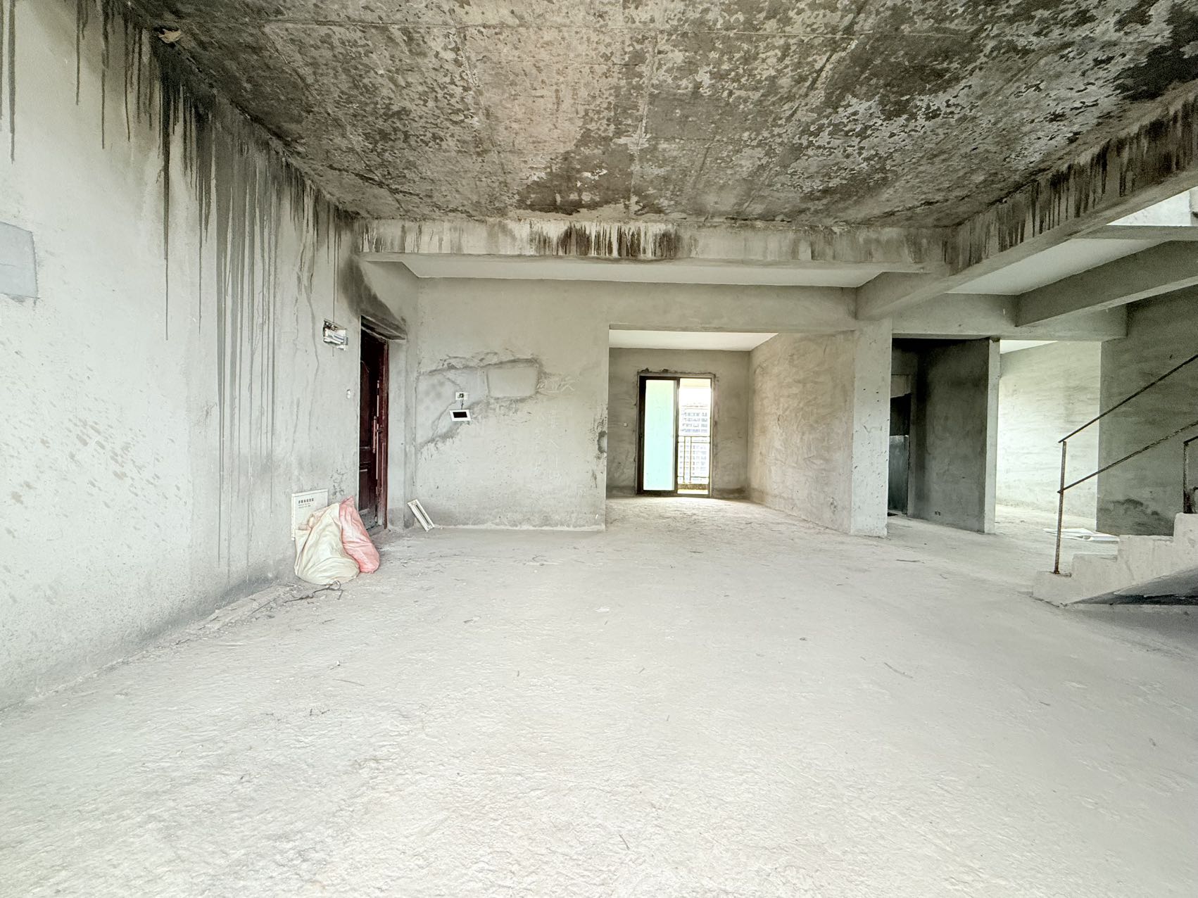 海岛国际名城  5室2厅2卫    330.0万室内图