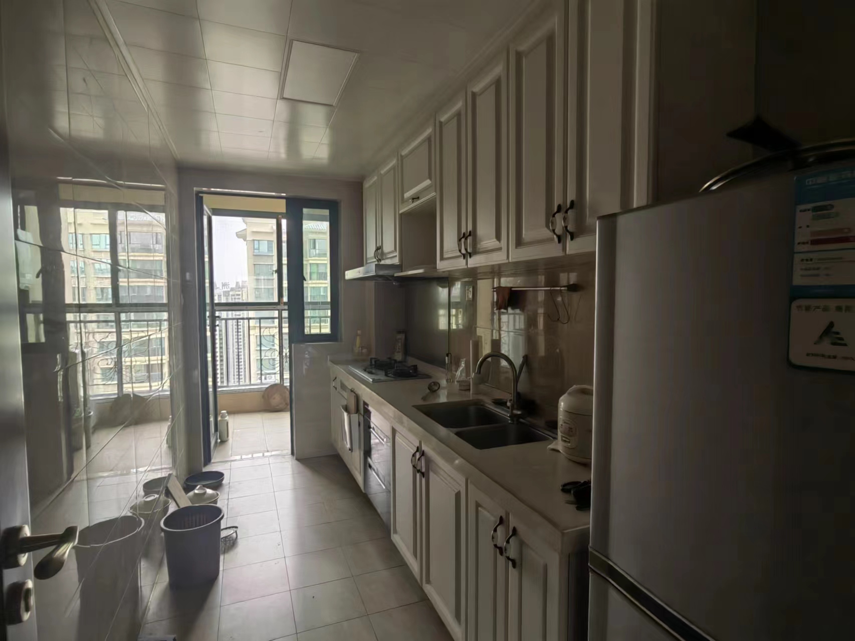 恒大绿洲  3室2厅2卫    2000.0元/月室内图