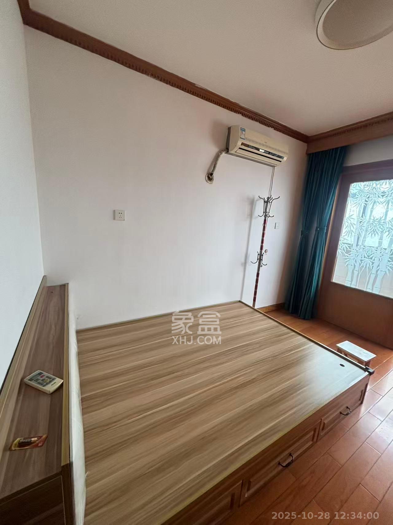 长铁高层  2室1厅1卫    2200.0元/月 长铁高层  2室1厅1卫    2200.0元/月室内图