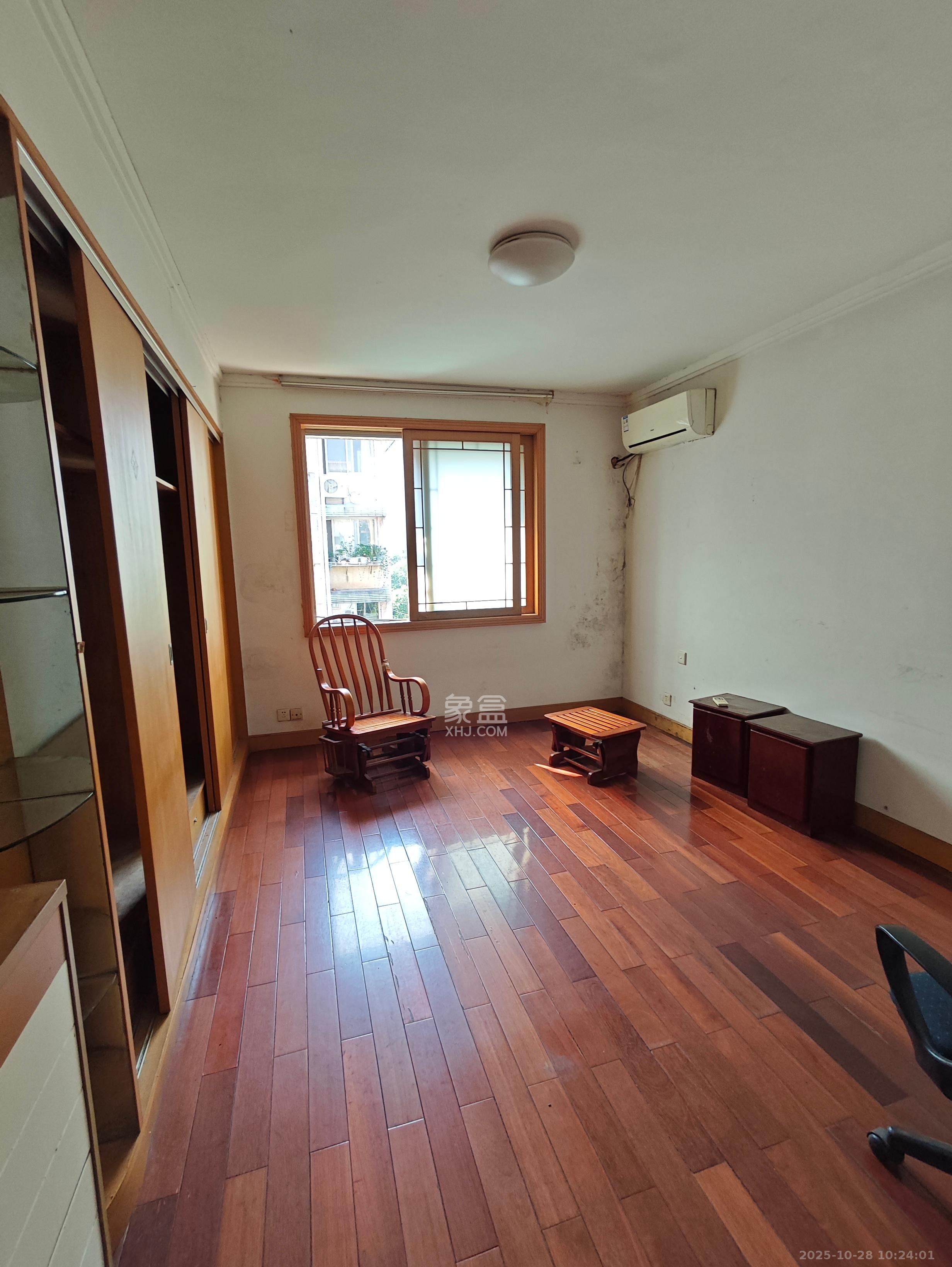 湘计花园 3室2厅1卫 2300.0元/月 湘计花园 3室2厅1卫 2300.0元/月室内图