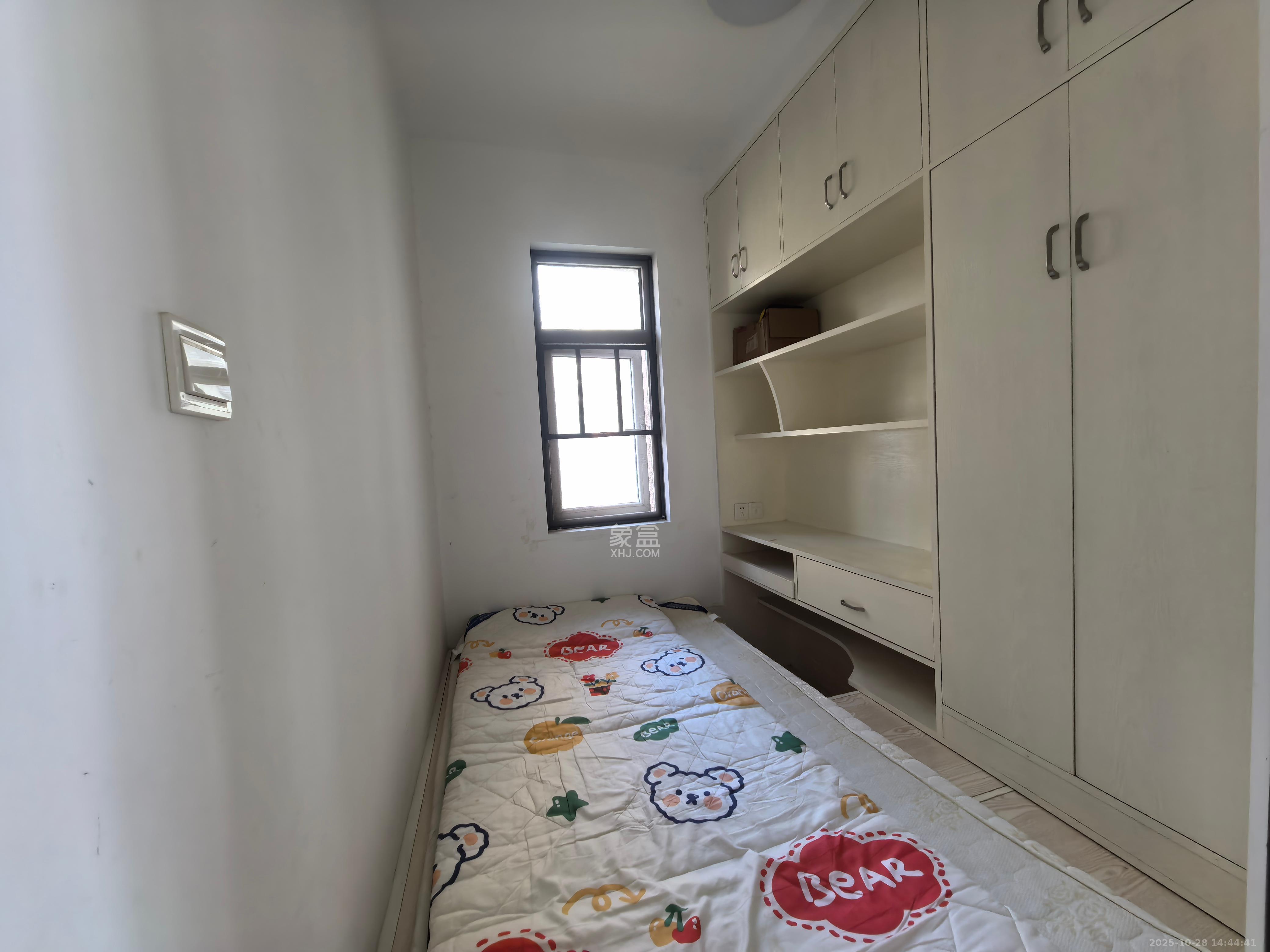 郡原居里  3室2厅1卫    1600.0元/月 郡原居里  3室2厅1卫    1600.0元/月室内图