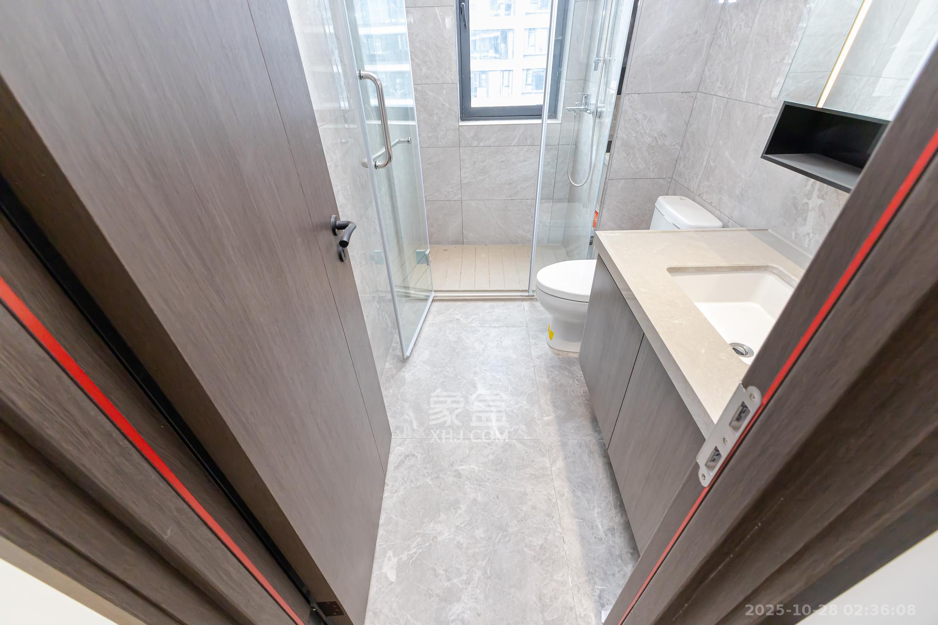 越秀湘江星汇城三期 4室2厅3卫 229.0万 越秀湘江星汇城三期 4室2厅3卫 229.0万卫生间