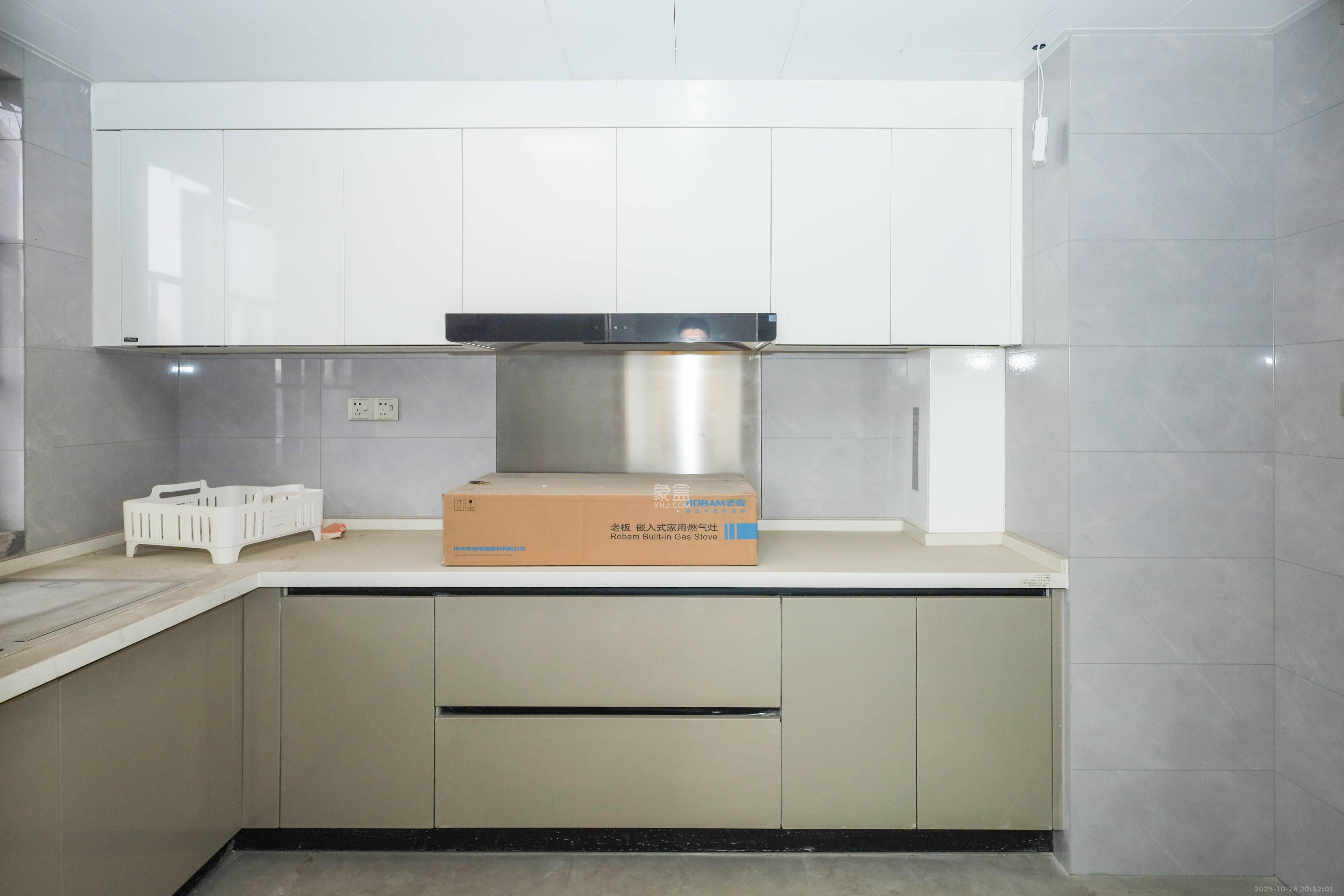 中国铁建湘语梅溪  4室2厅2卫    159.0万 中国铁建湘语梅溪  4室2厅2卫    159.0万厨房