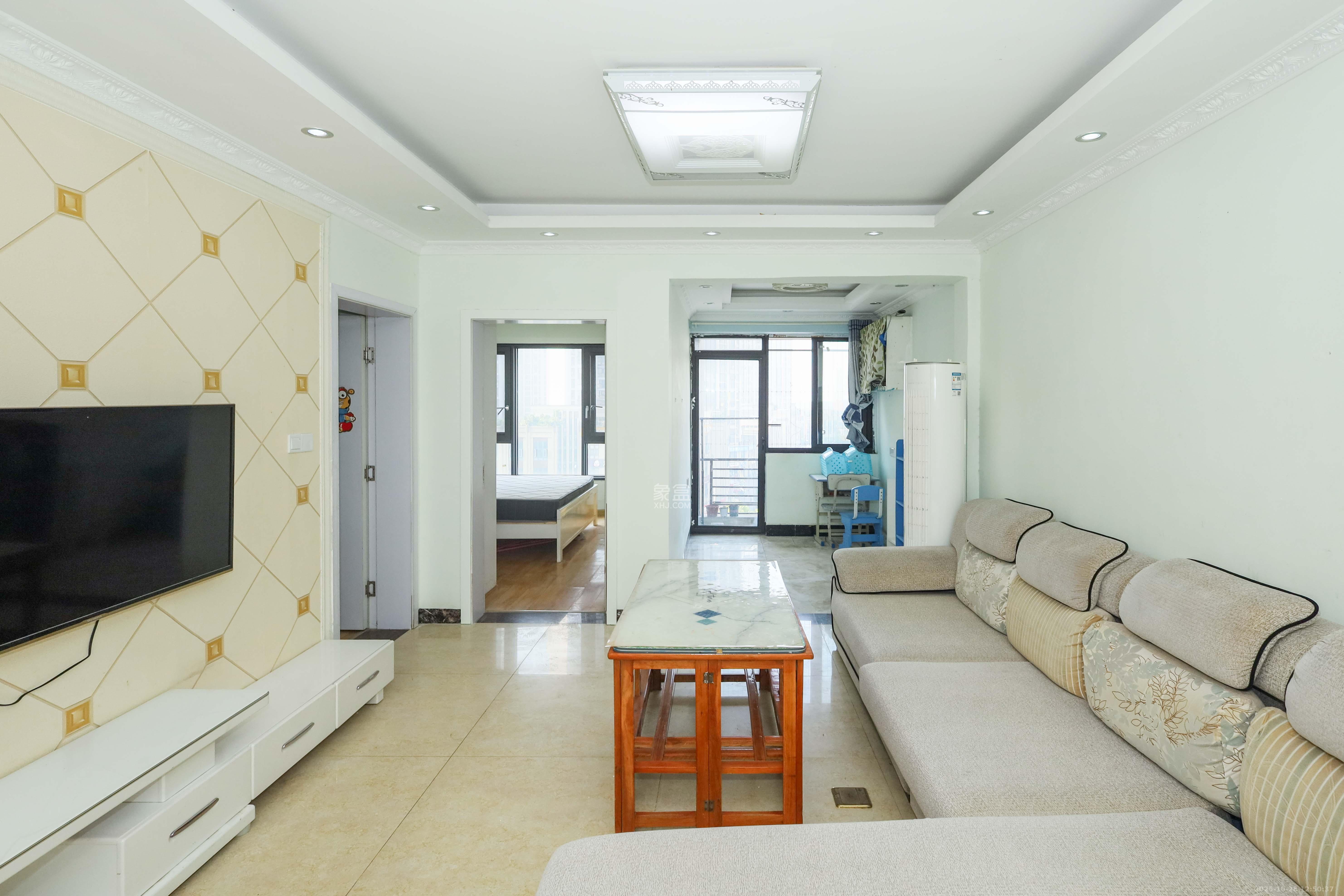 旭辉御府  1室2厅1卫    83.0万 旭辉御府  1室2厅1卫    83.0万客厅