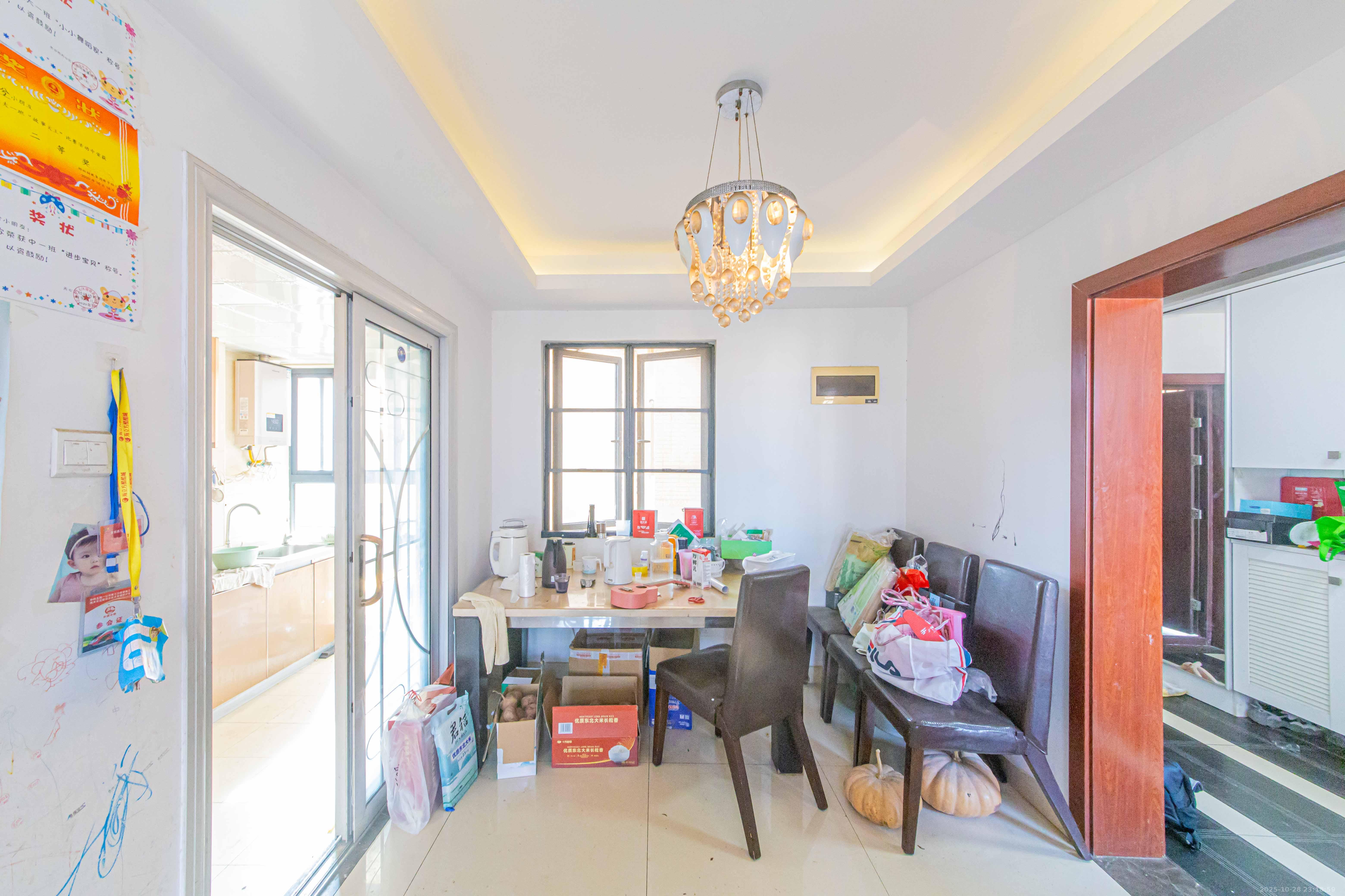 中建芙蓉嘉苑  3室2厅1卫    120.0万客厅