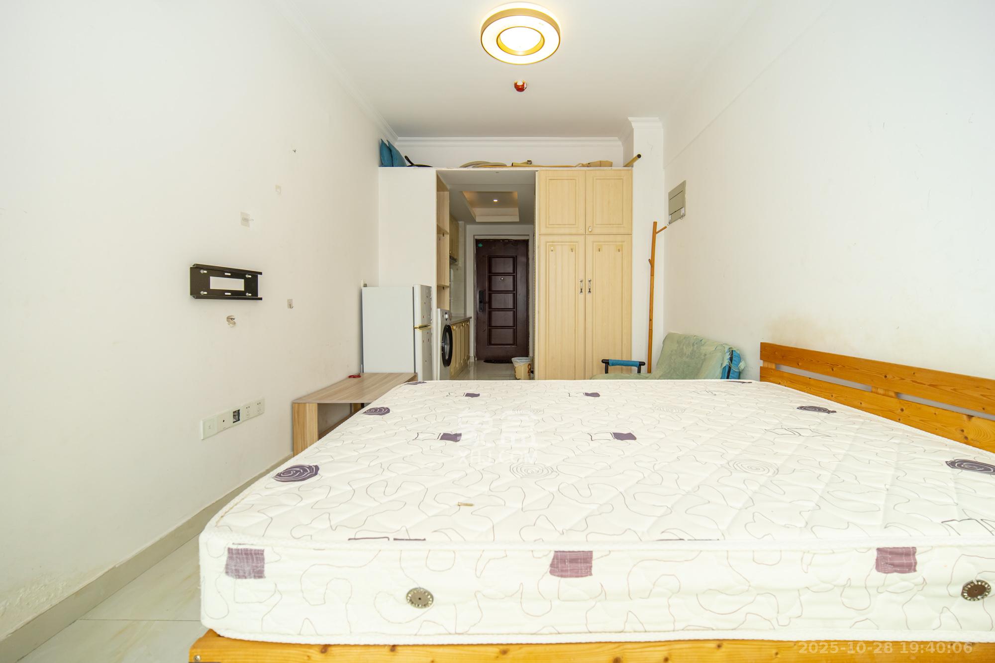 金科时代中心  1室1厅1卫    12.0万客厅