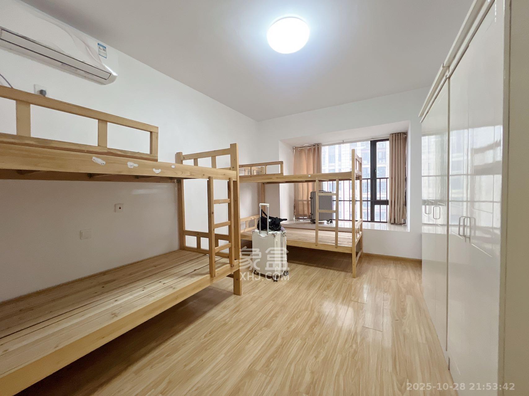 南山雍江汇(滨江国际新城) 3室2厅2卫 3200.0元/月 南山雍江汇(滨江国际新城) 3室2厅2卫 3200.0元/月室内图