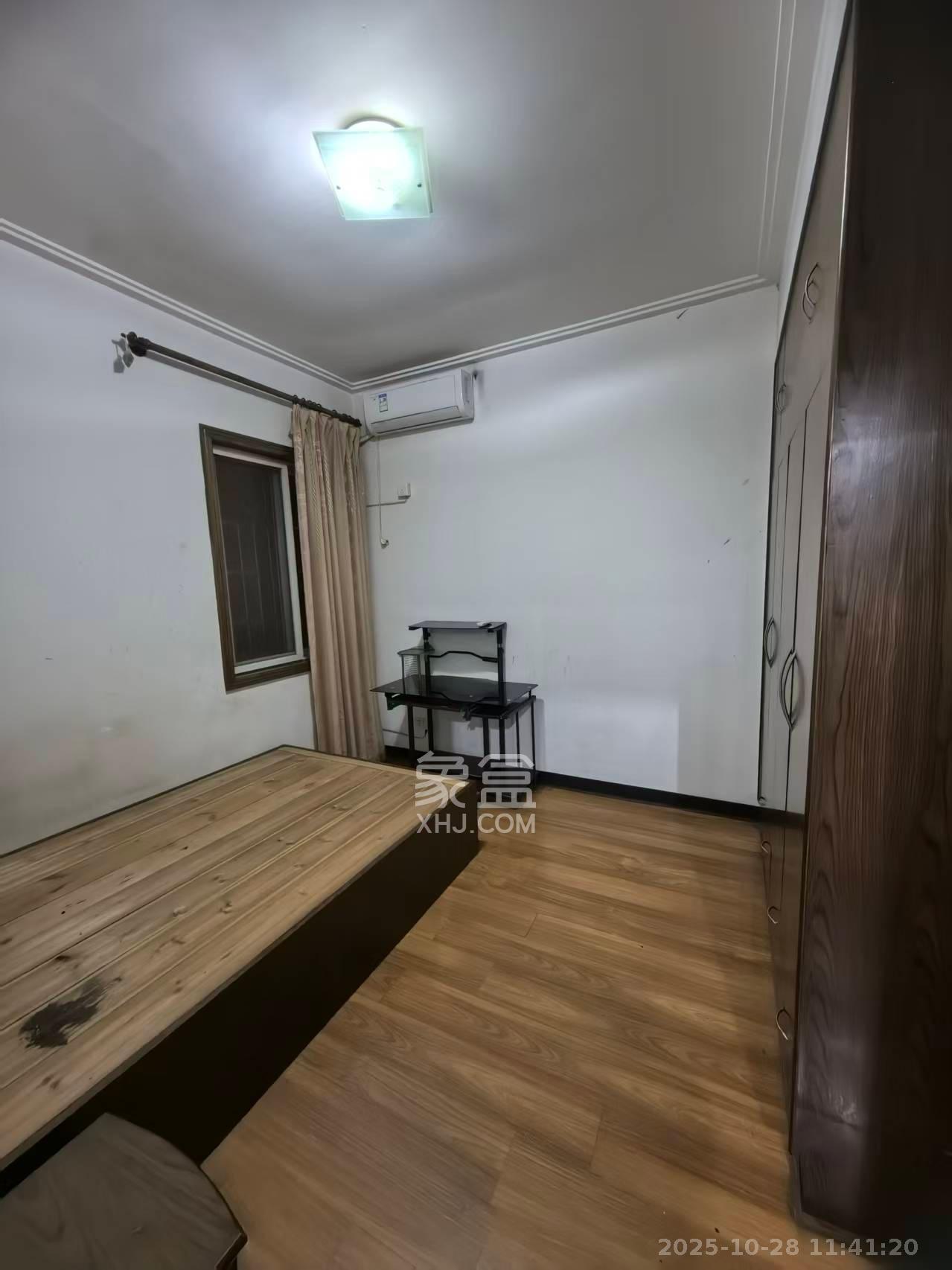 新桥小区  3室2厅1卫    1500.0元/月室内图