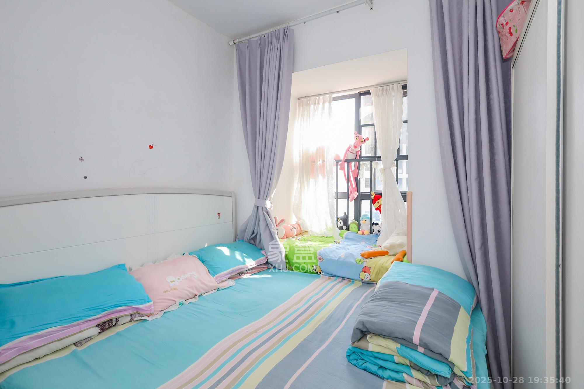 中交里城  2室2厅1卫    72.8万 中交里城  2室2厅1卫    72.8万卧室