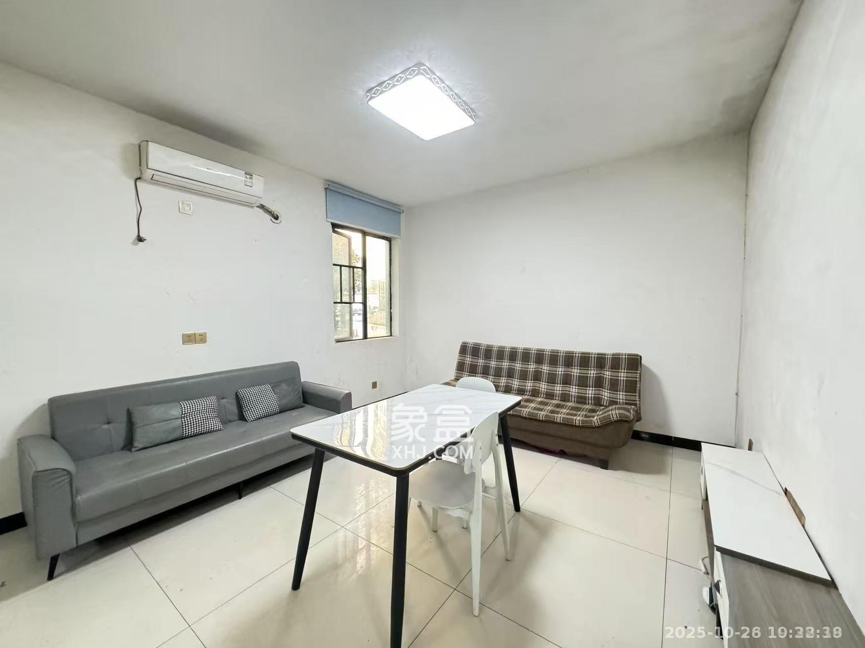 西韵佳苑  2室1厅1卫    2200.0元/月 西韵佳苑  2室1厅1卫    2200.0元/月室内图1