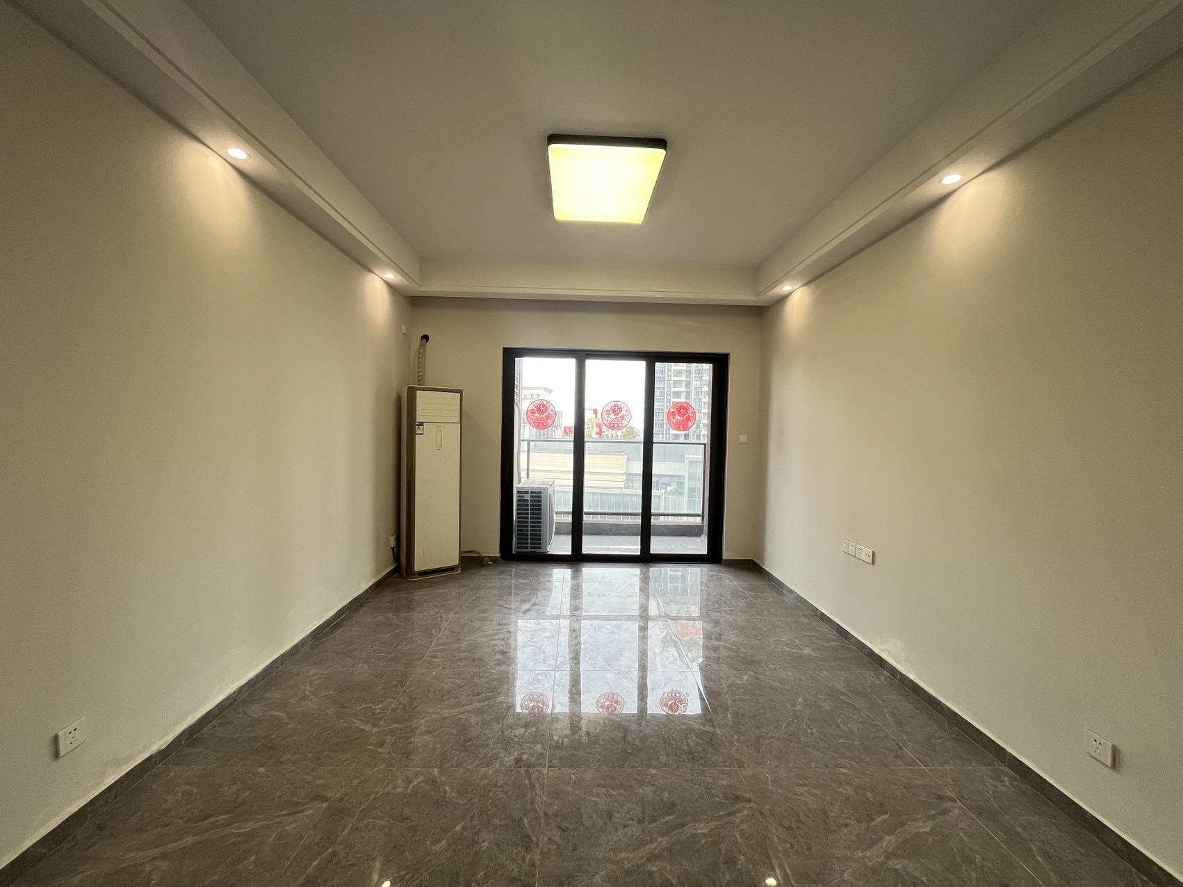 华润中心  2室2厅1卫    3000.0元/月 华润中心  2室2厅1卫    3000.0元/月室内图