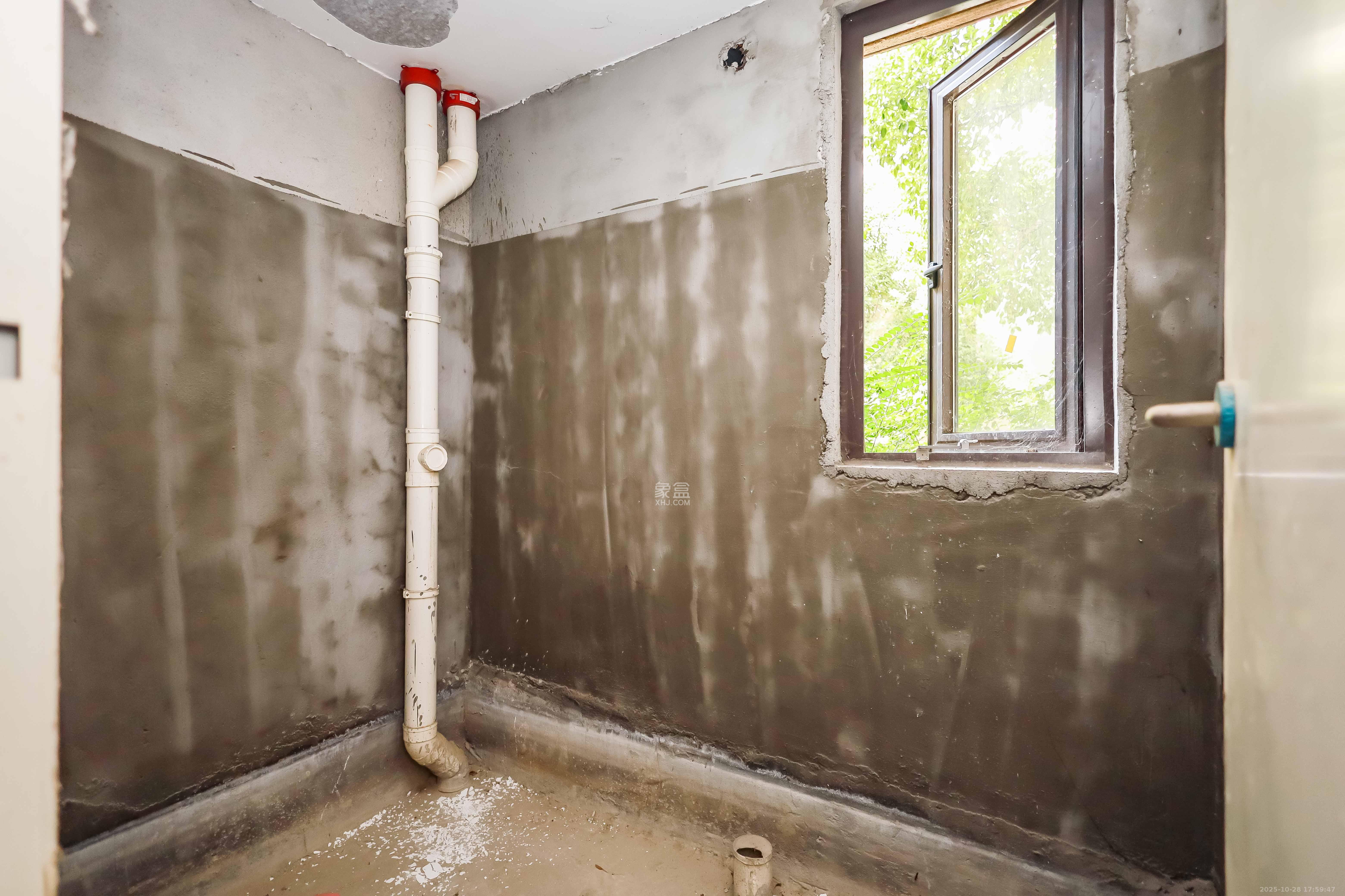 金辉优步花园 4室2厅2卫 100.0万 金辉优步花园 4室2厅2卫 100.0万卫生间