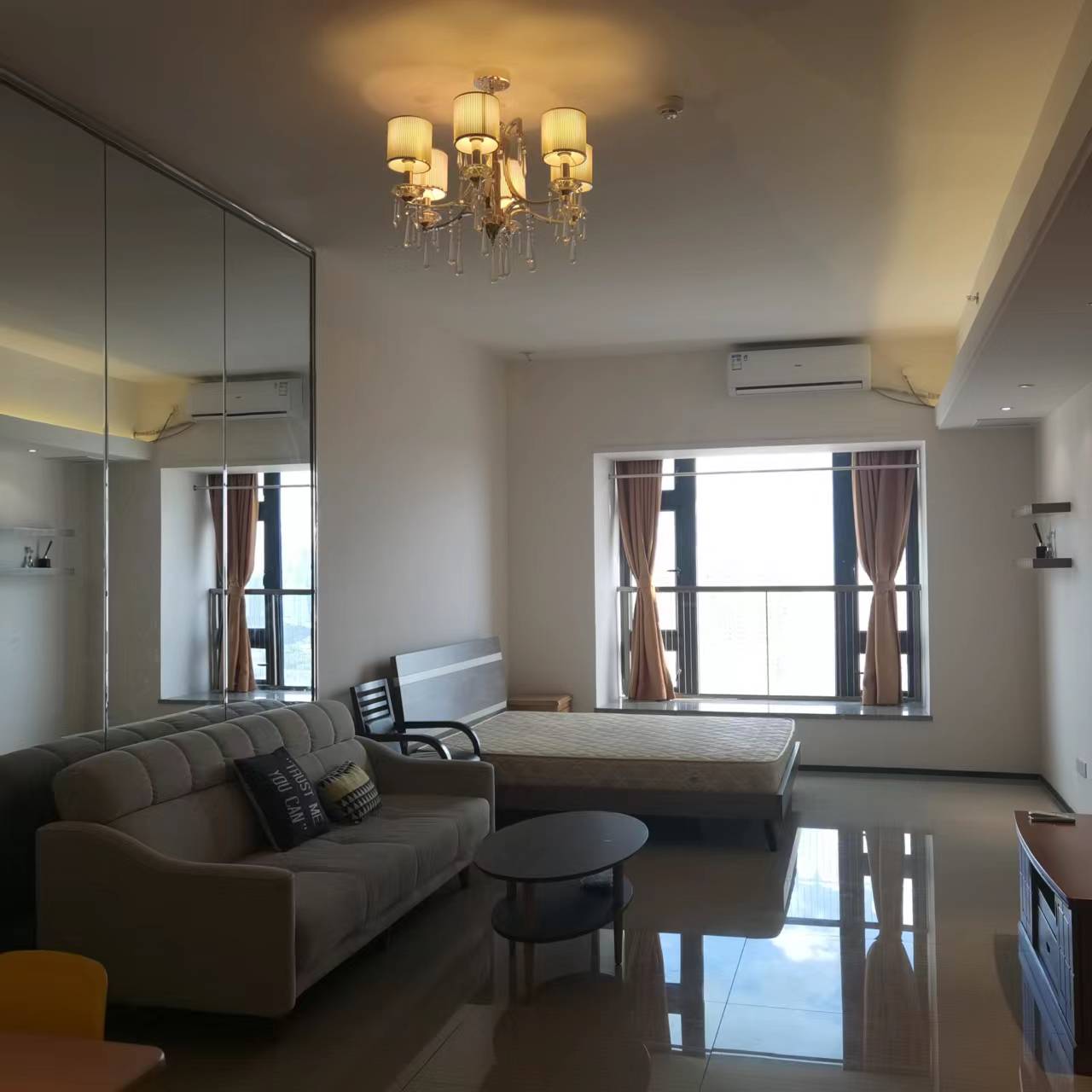 恒大外滩  1室1厅1卫    2100.0元/月 恒大外滩  1室1厅1卫    2100.0元/月室内图