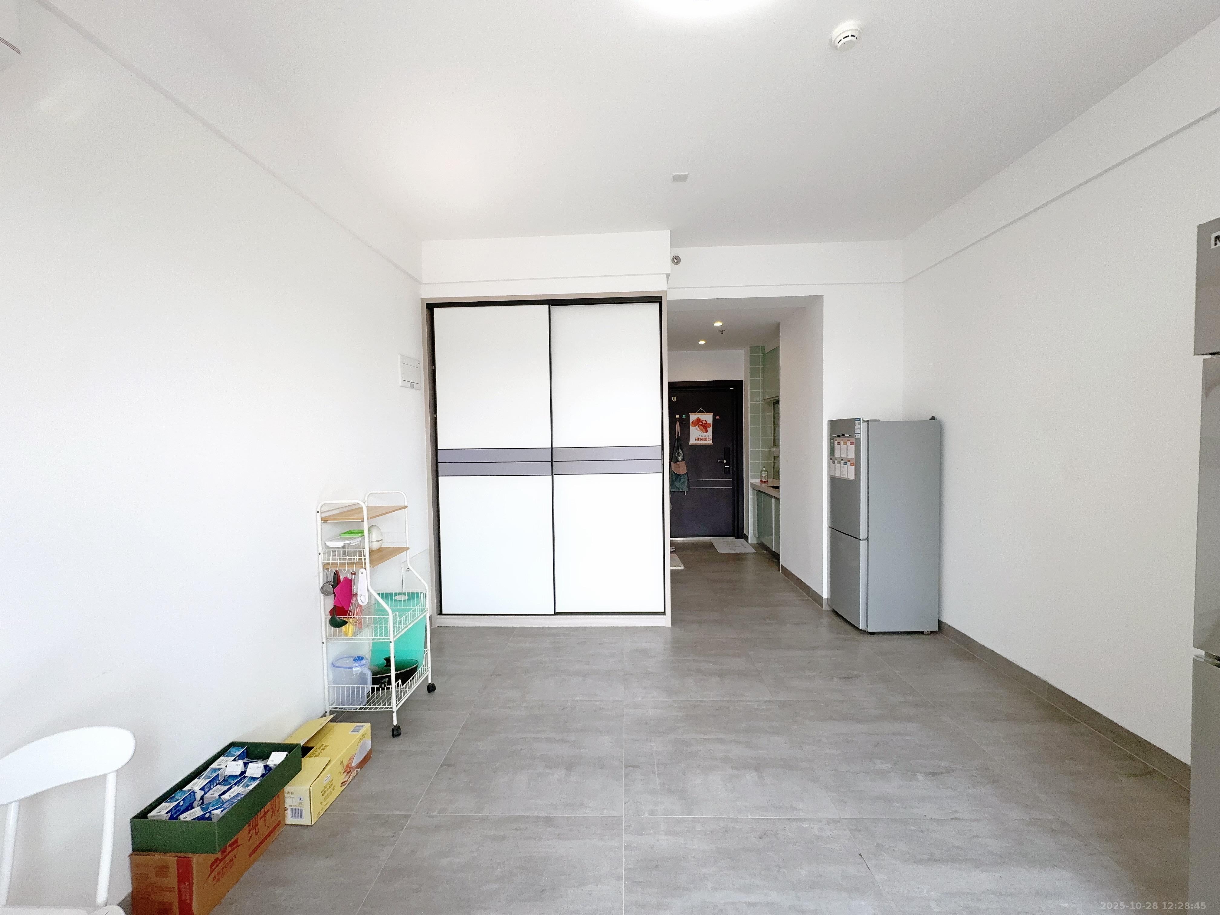 中云公寓  1室0厅1卫    2000.0元/月