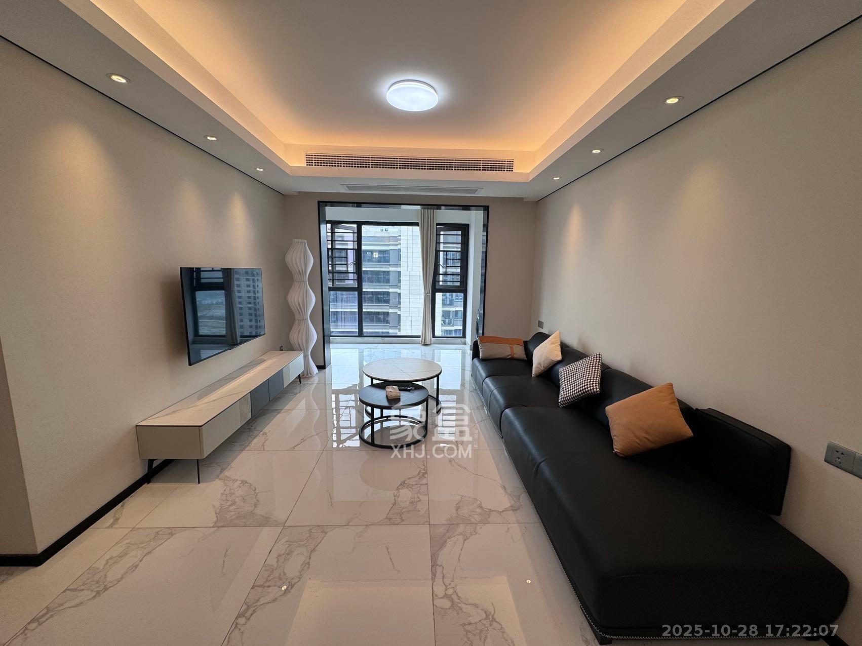 中海麓山境南区  3室2厅2卫    2800.0元/月 中海麓山境南区  3室2厅2卫    2800.0元/月室内图