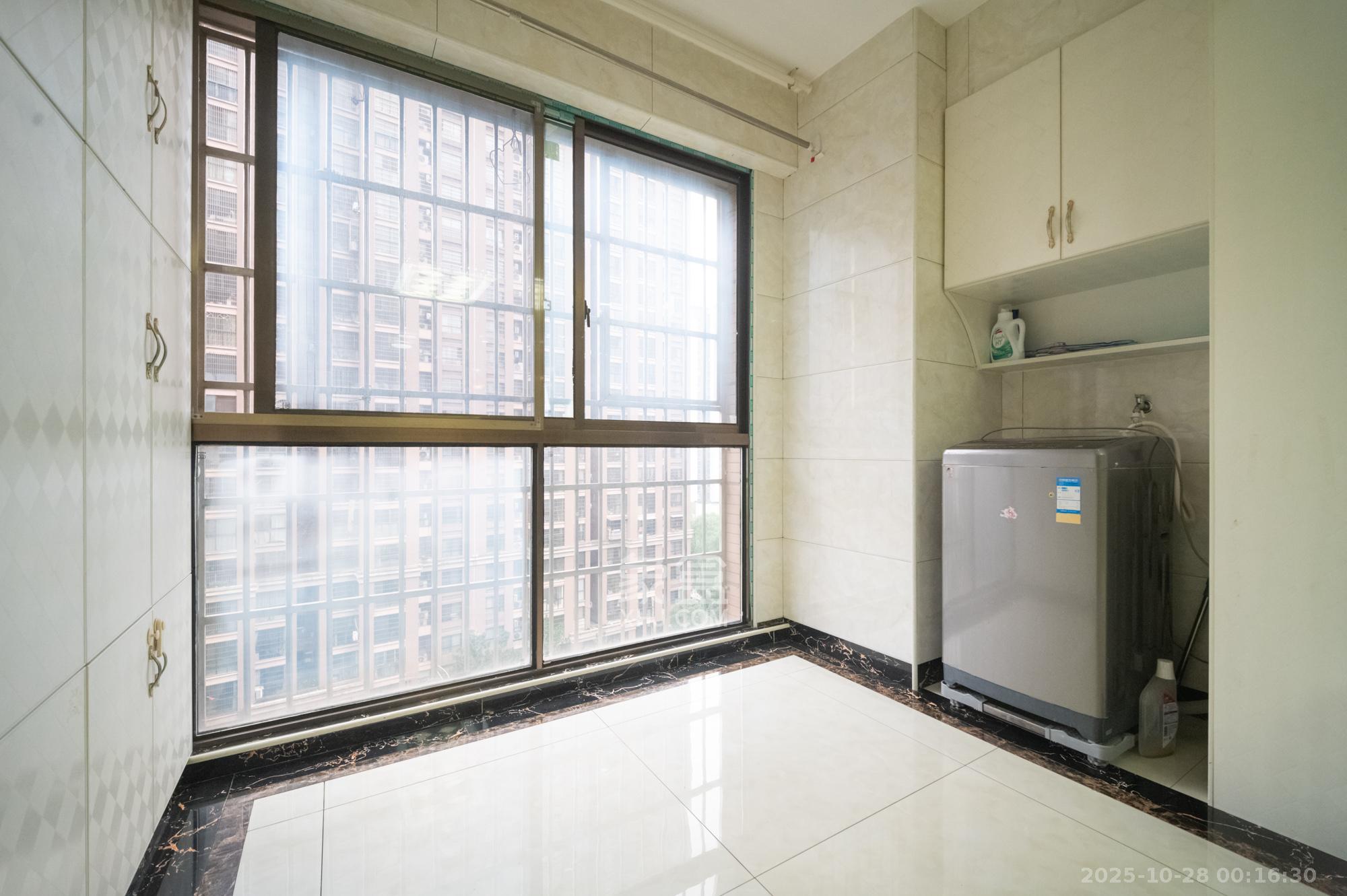 家和院  3室2厅1卫    59.8万阳台