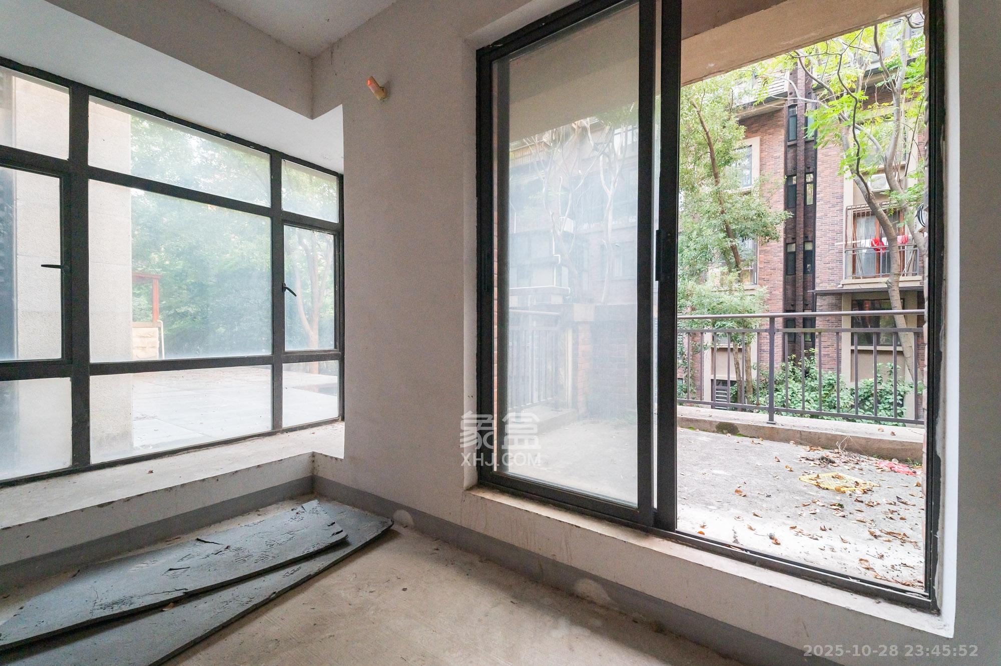 星湖湾一期洋房  4室2厅2卫    205.0万其他