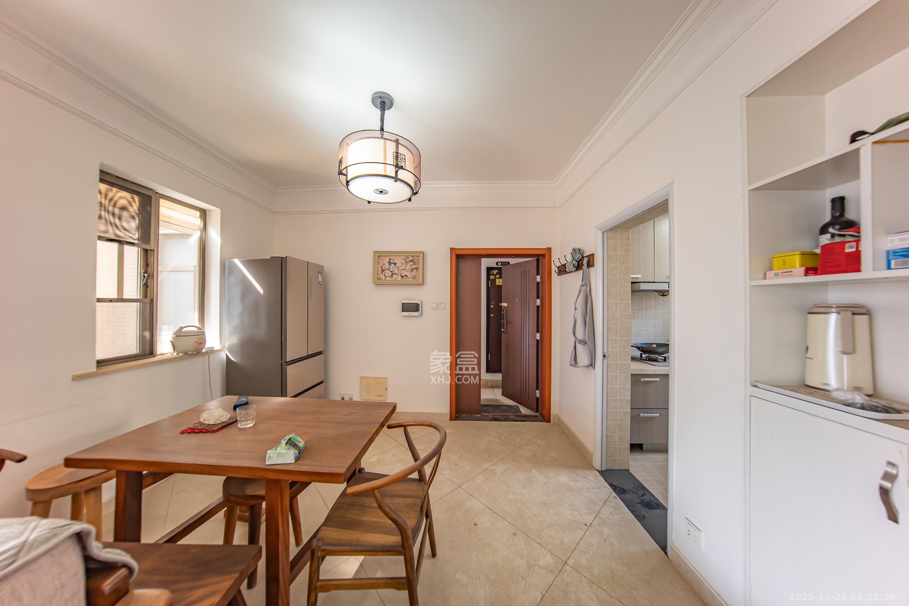 江山帝景雅典 3室2厅1卫 95.0万 江山帝景雅典 3室2厅1卫 95.0万客厅