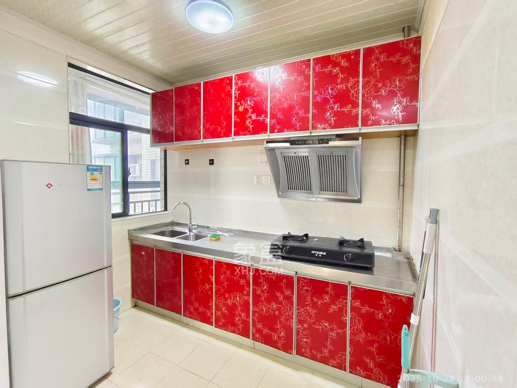 运通尊苑  4室1厅2卫    2300.0元/月室内图