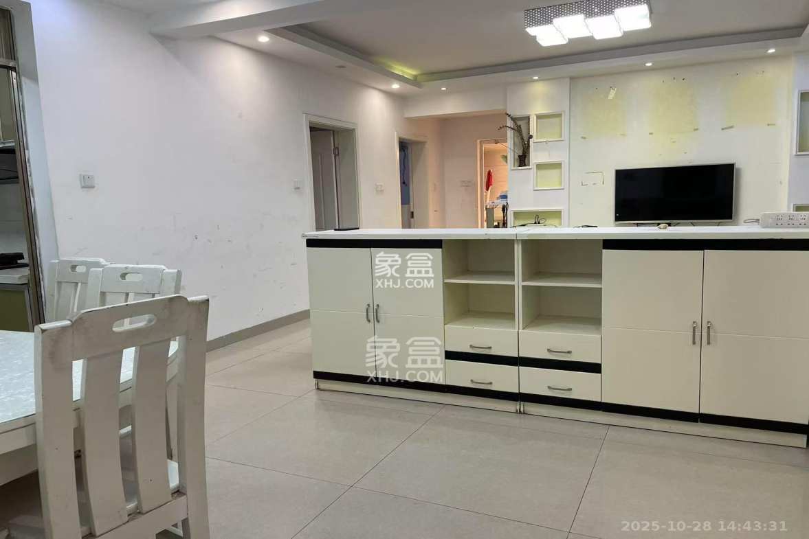 辉宏橄榄城 4室2厅1卫 2300.0元/月 辉宏橄榄城 4室2厅1卫 2300.0元/月室内图