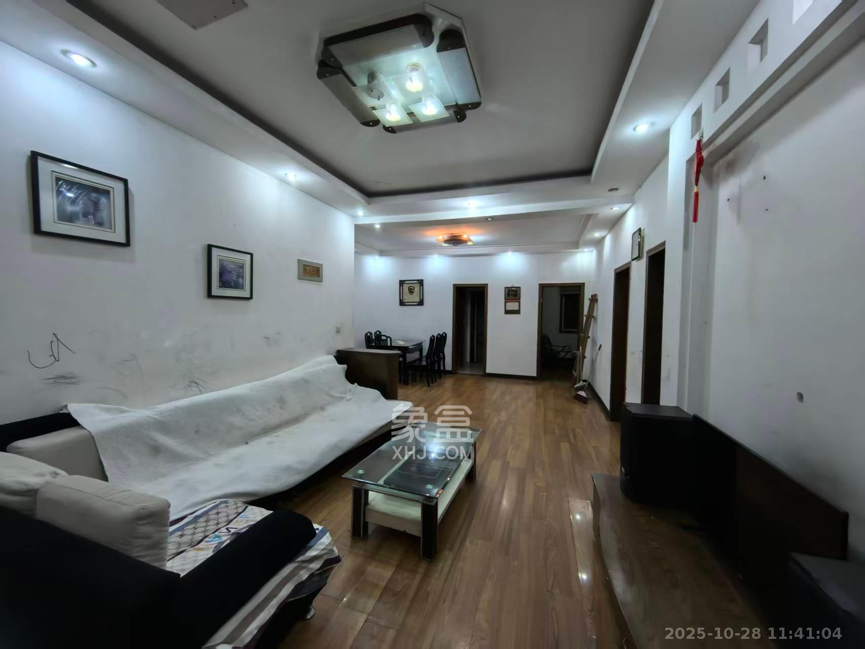 新桥小区  3室2厅1卫    1500.0元/月