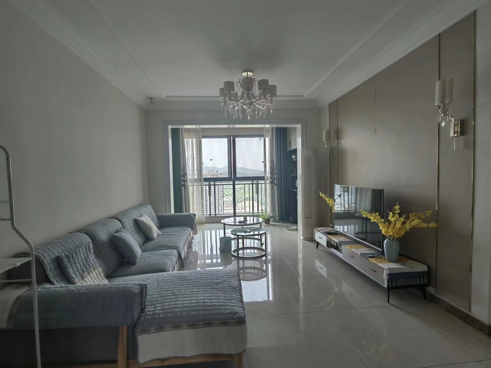 恒大绿洲  3室2厅2卫    2000.0元/月室内图