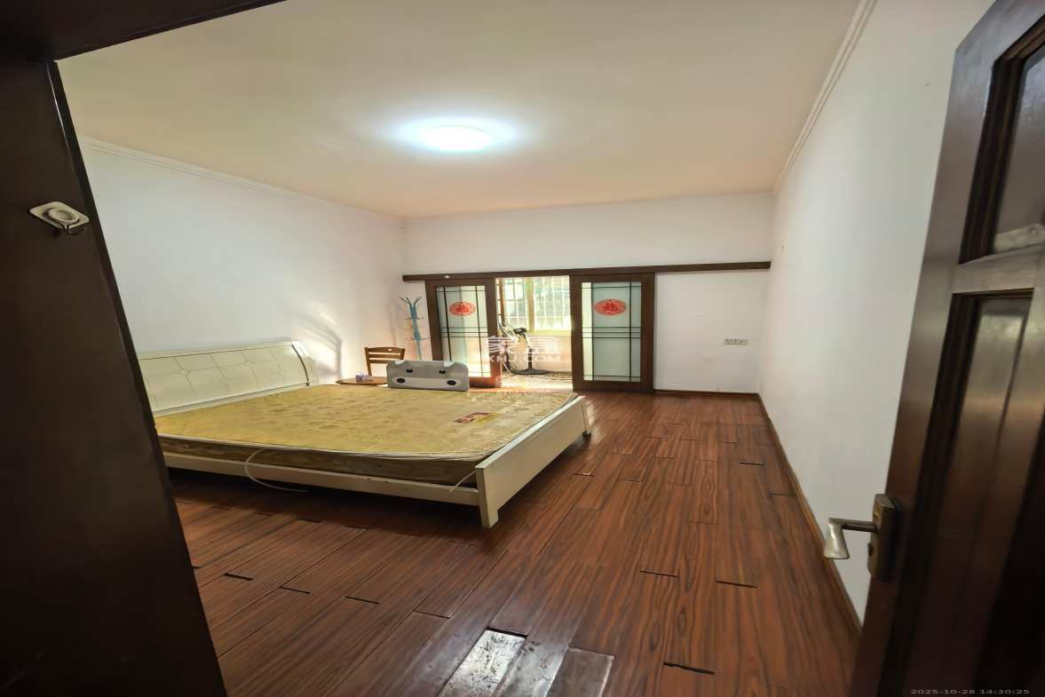 二机小区 1室1厅1卫 1300.0元/月 二机小区 1室1厅1卫 1300.0元/月室内图