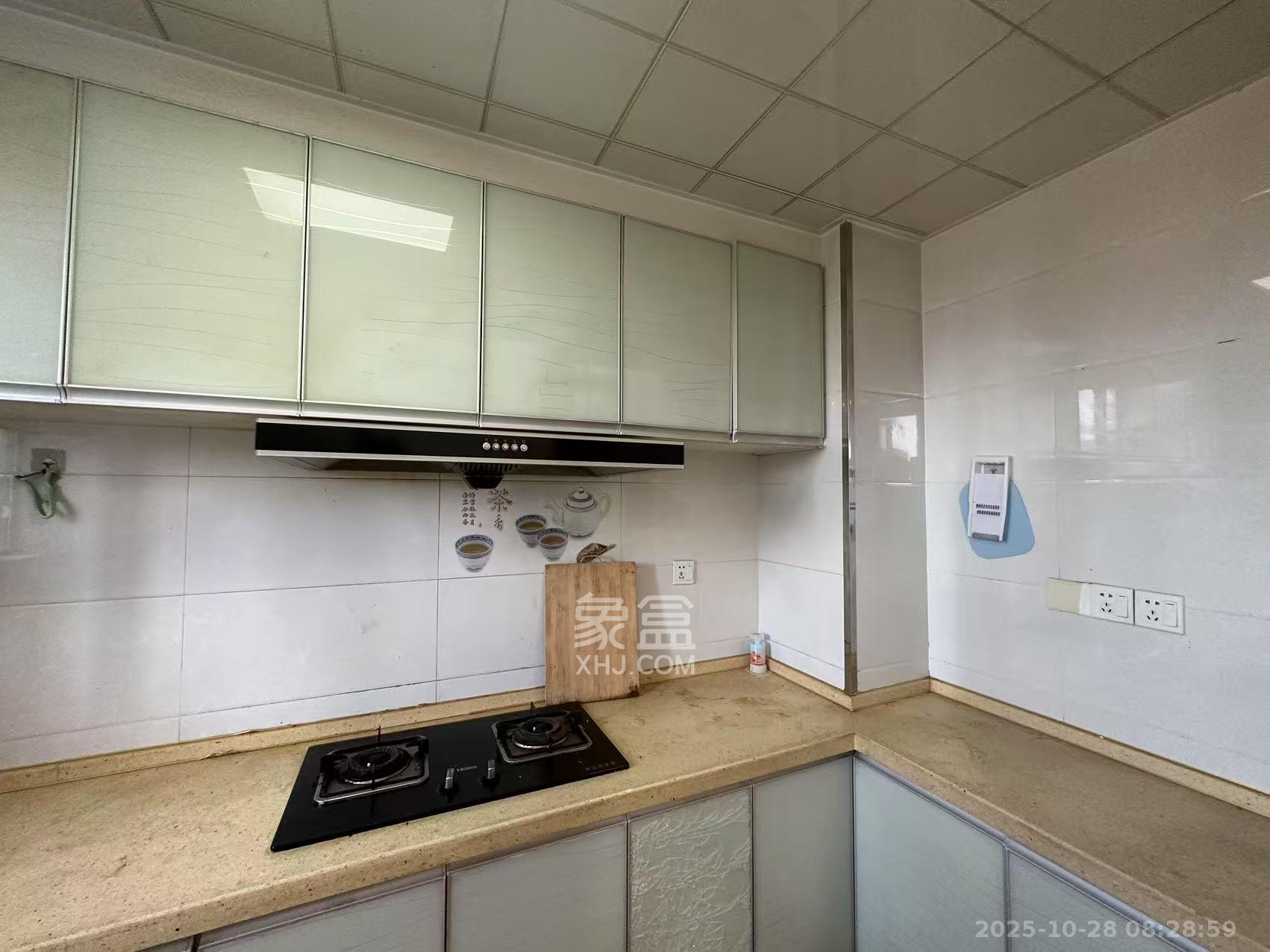 东岸梅园小区  3室2厅2卫    2300.0元/月室内图