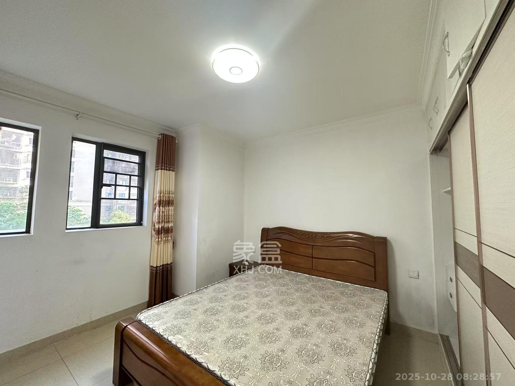 东岸梅园小区 3室2厅2卫 2300.0元/月 东岸梅园小区 3室2厅2卫 2300.0元/月室内图