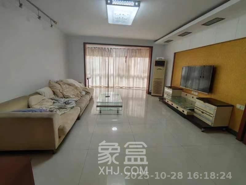 都市春天  3室1厅2卫    2600.0元/月