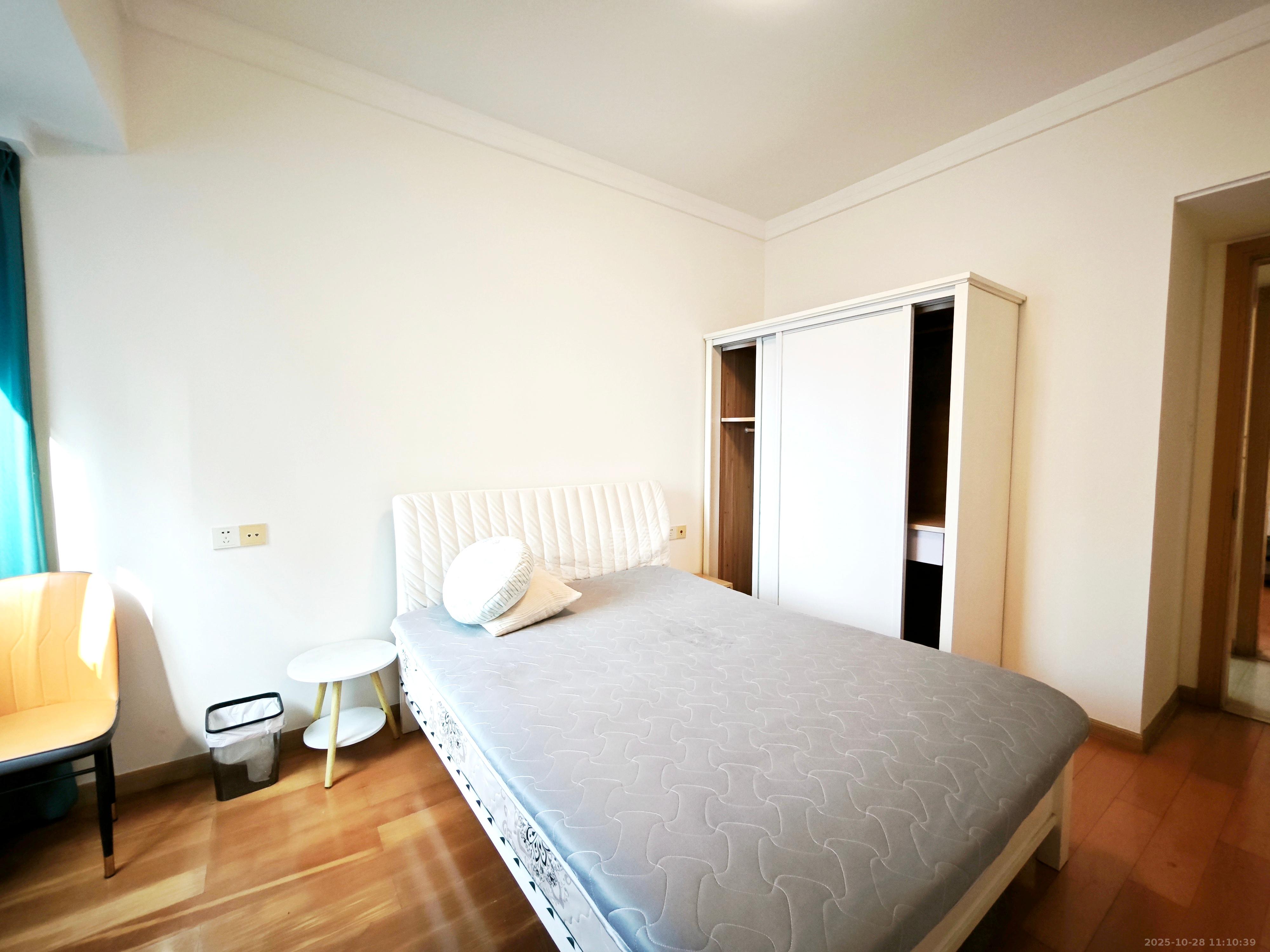 珠江花城四期花盛  2室2厅1卫    2200.0元/月 珠江花城四期花盛  2室2厅1卫    2200.0元/月室内图