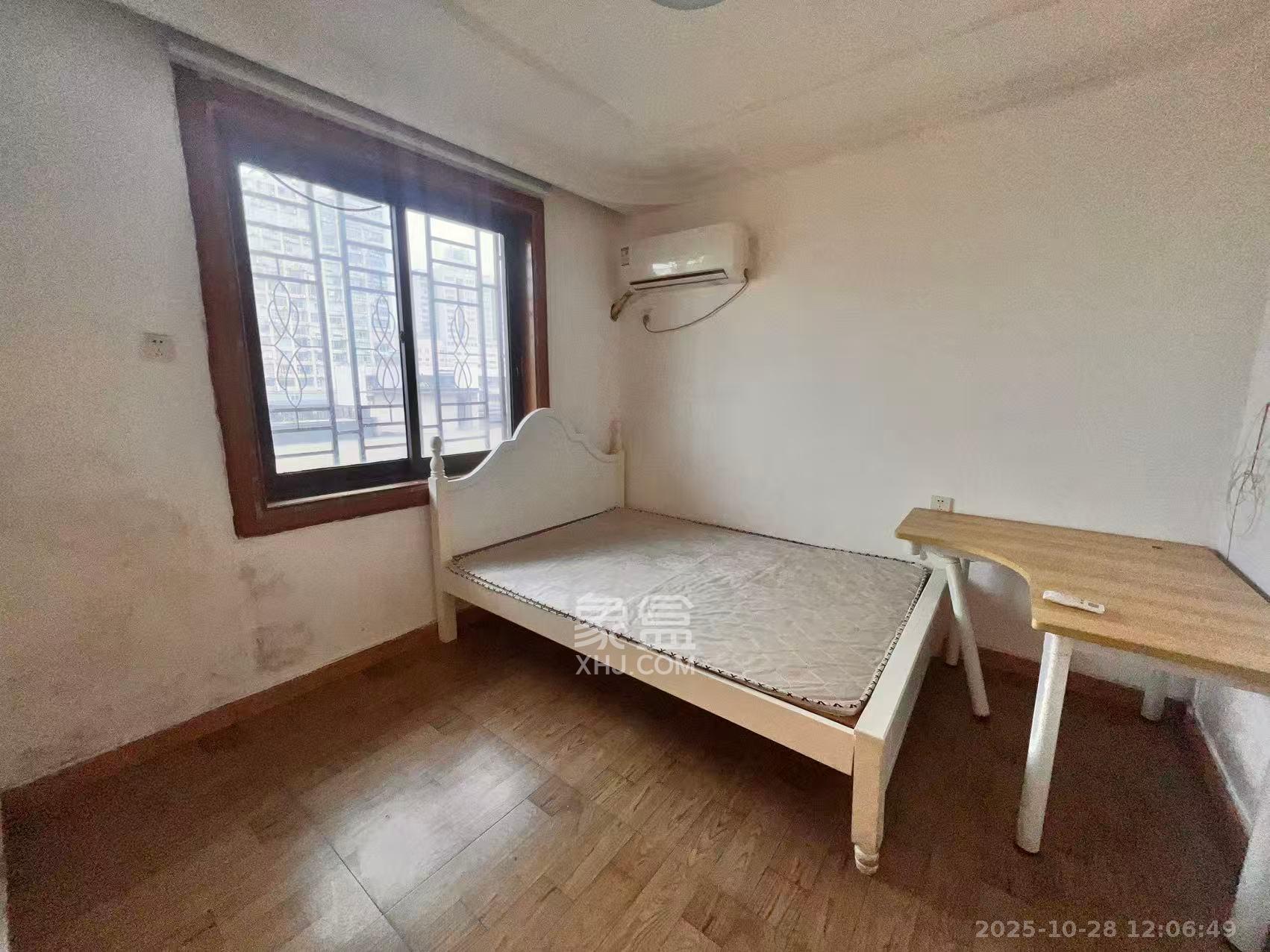 燕山街社区  3室1厅1卫    2100.0元/月室内图