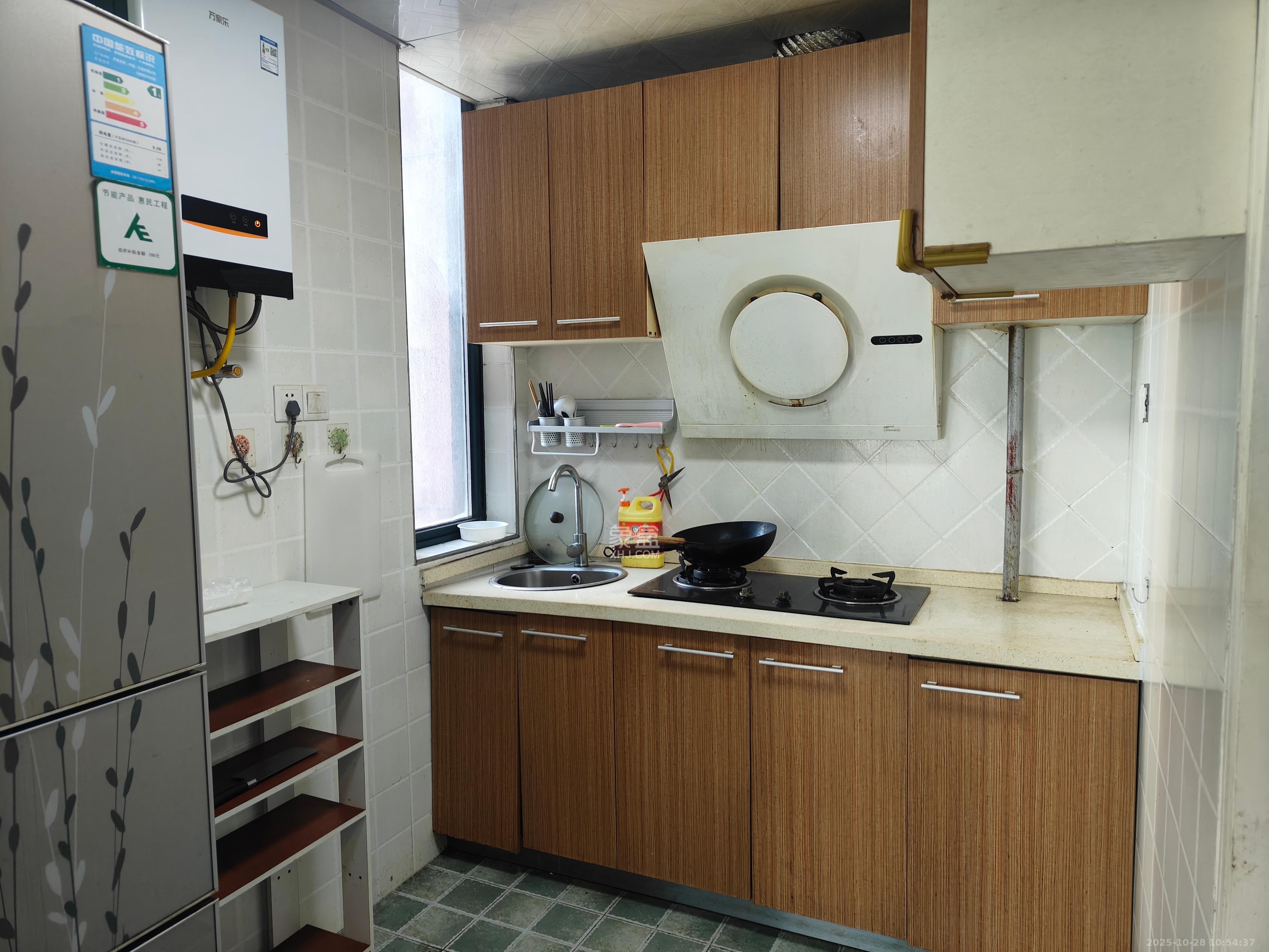 尊邸华庭  1室1厅1卫    1500.0元/月室内图