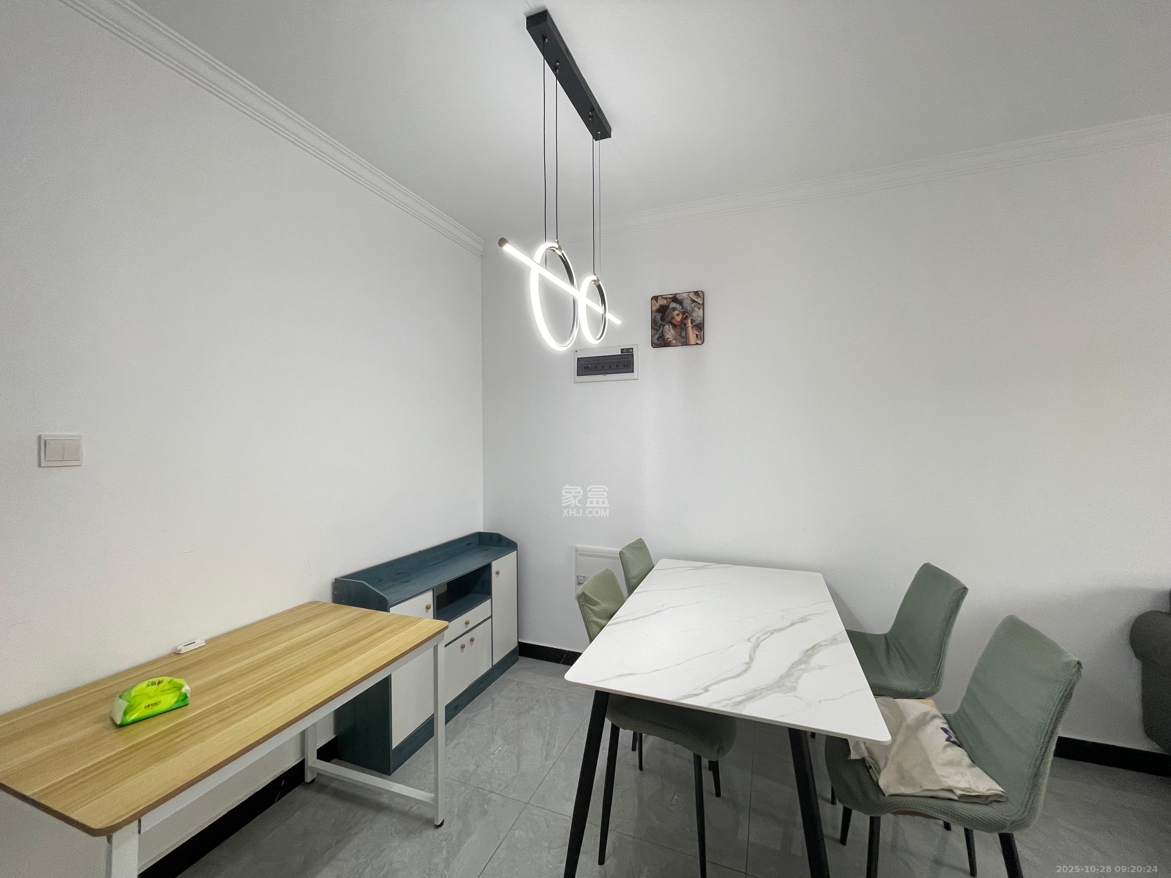 东宜新园  2室2厅1卫    2100.0元/月室内图