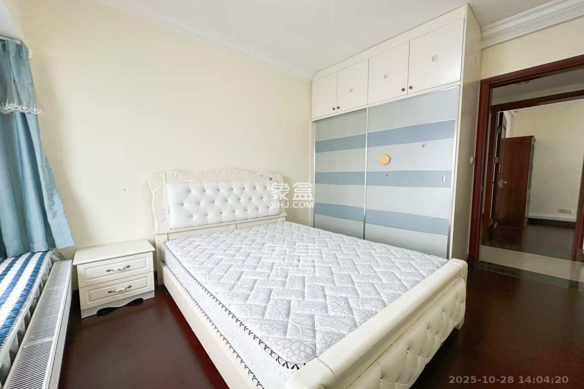 恒大翡翠华庭  3室2厅2卫    2250.0元/月 恒大翡翠华庭  3室2厅2卫    2250.0元/月室内图