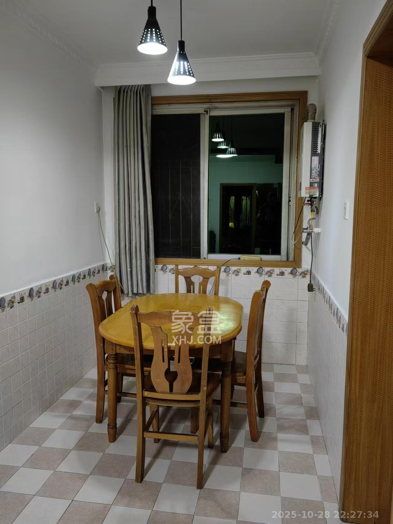 长沙师范教职工宿舍  2室2厅1卫    2100.0元/月室内图