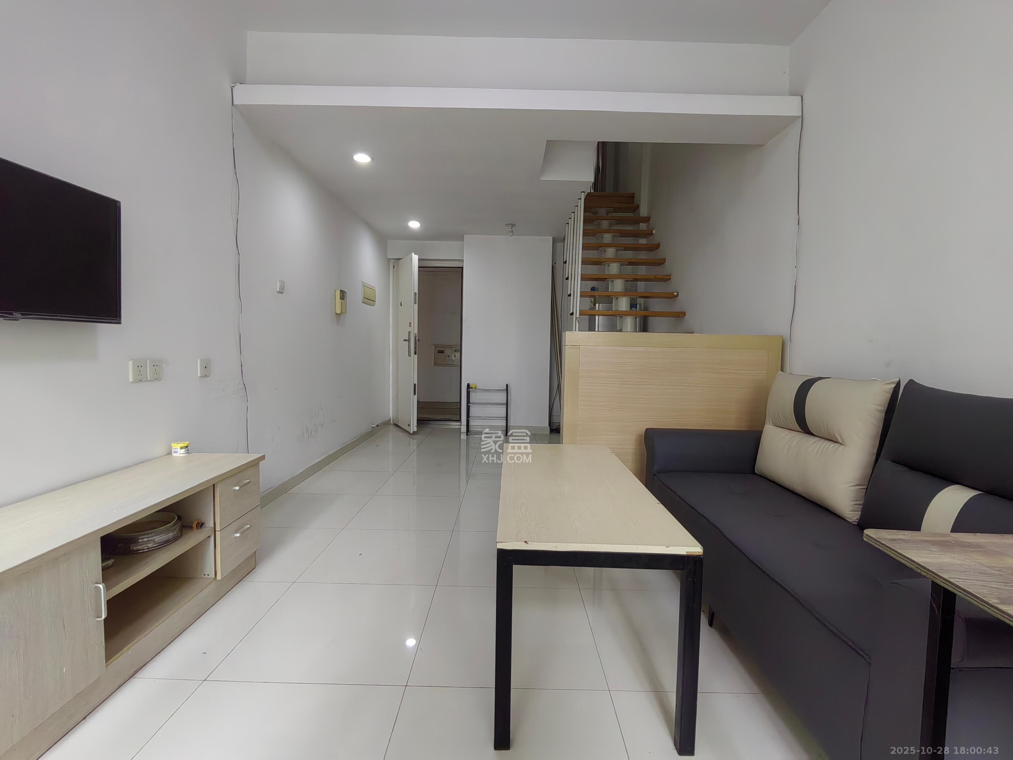 众鑫建材市场（长沙县星沙镇皮具市场）  1室1厅1卫    1500.0元/月室内图