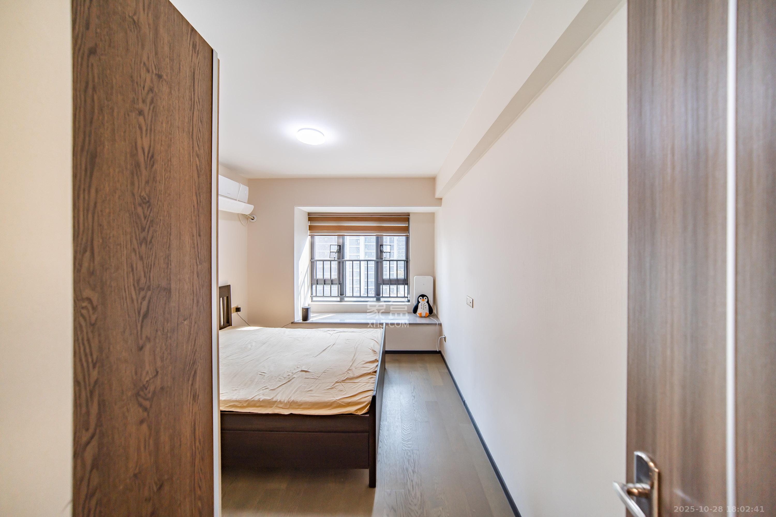 中海阅麓山二期  3室2厅2卫    143.8万 中海阅麓山二期  3室2厅2卫    143.8万卧室