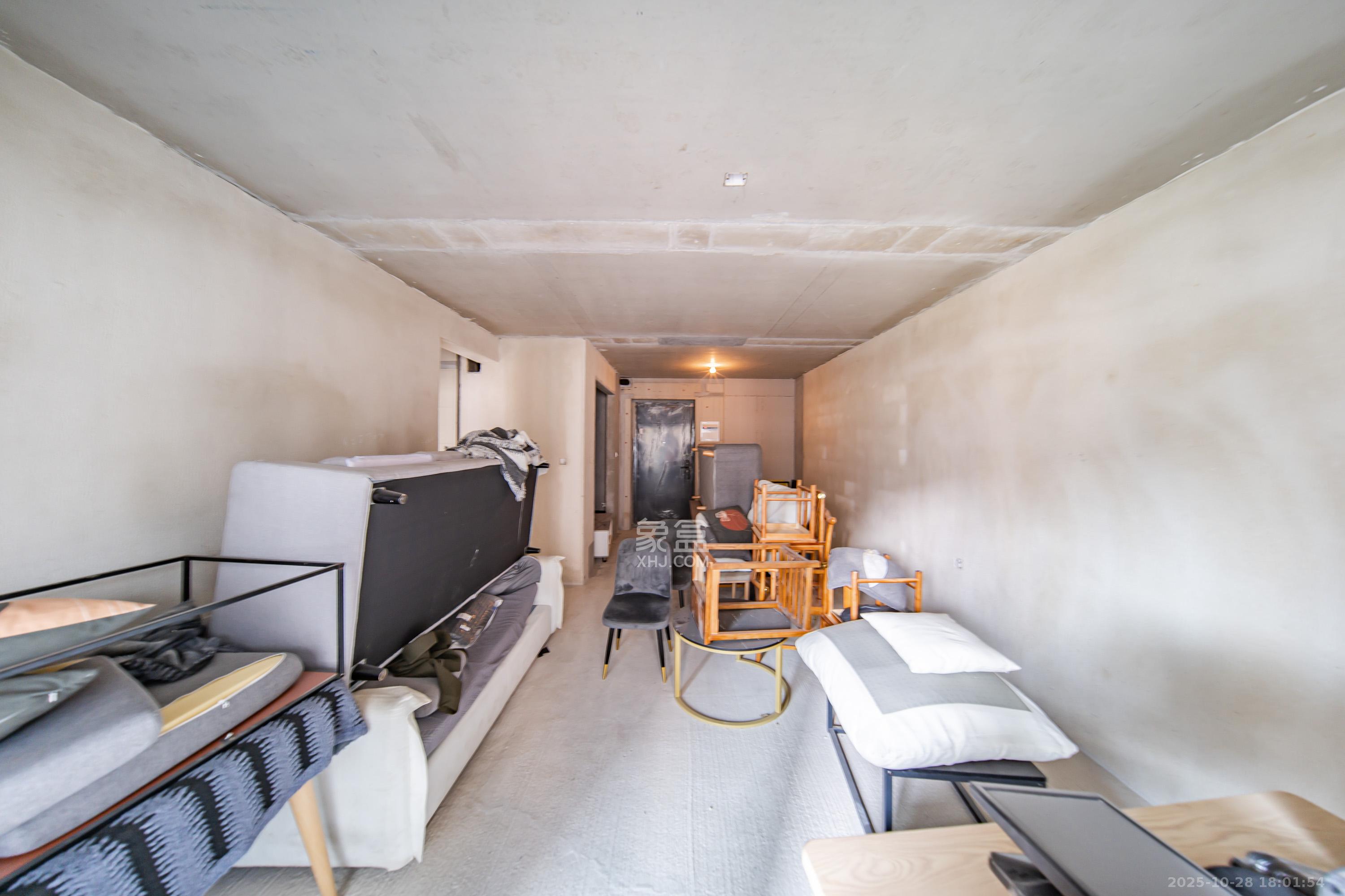 城发恒伟洋湖映2009 4室2厅2卫 140.0万 城发恒伟洋湖映2009 4室2厅2卫 140.0万客厅