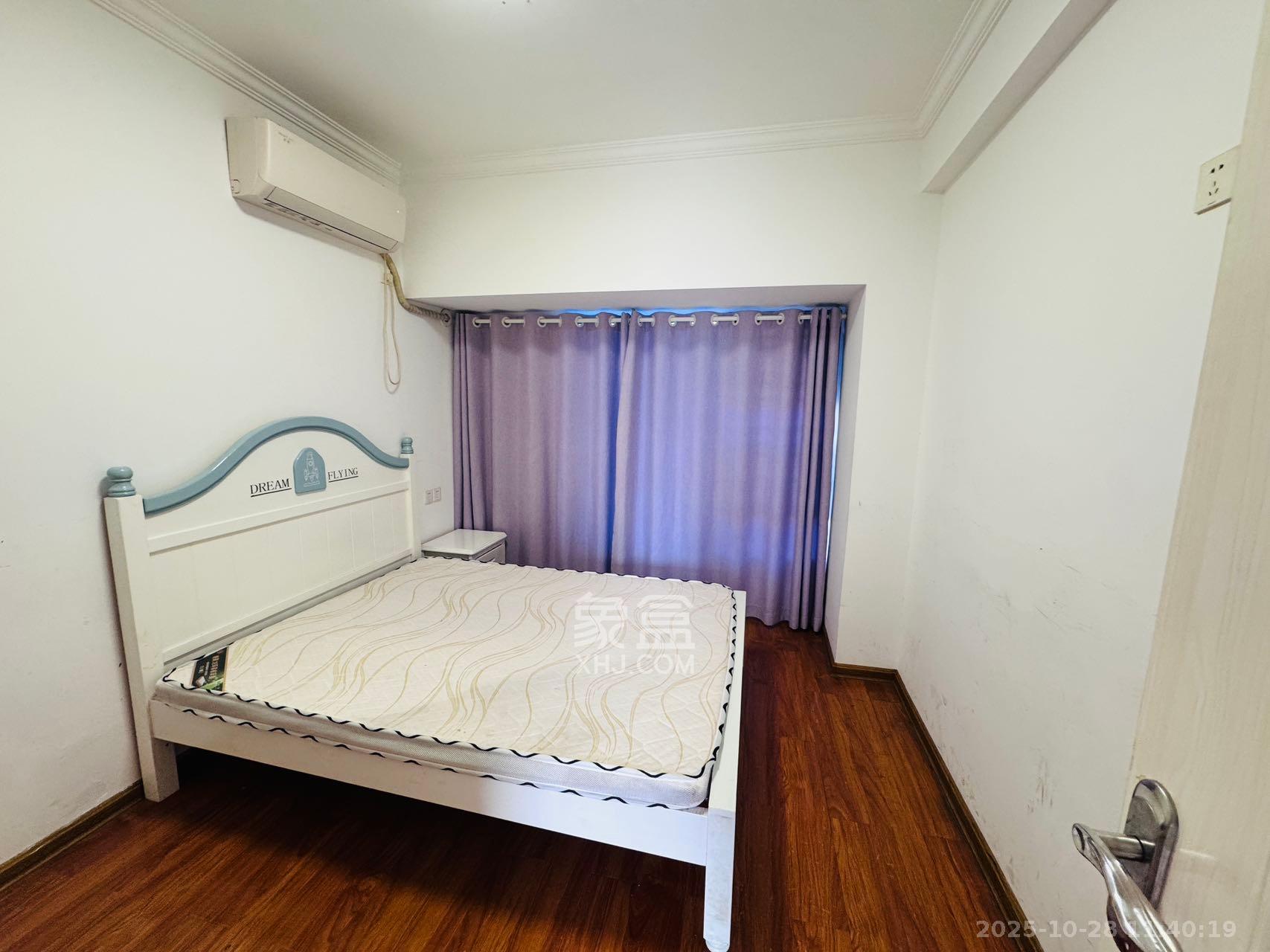 创世纪广场  4室2厅2卫    2500.0元/月室内图