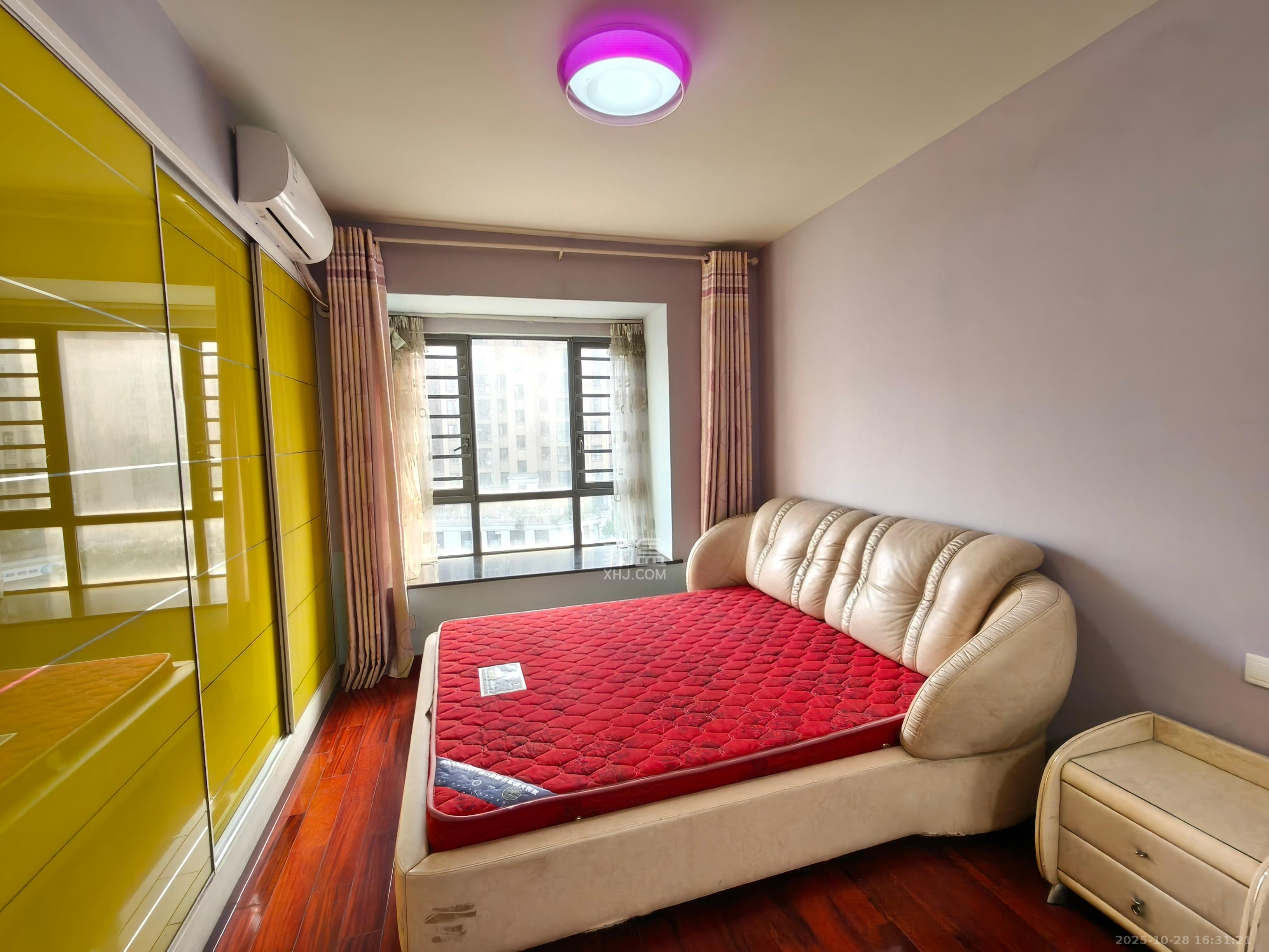 奥林匹克花园  3室2厅2卫    2300.0元/月室内图