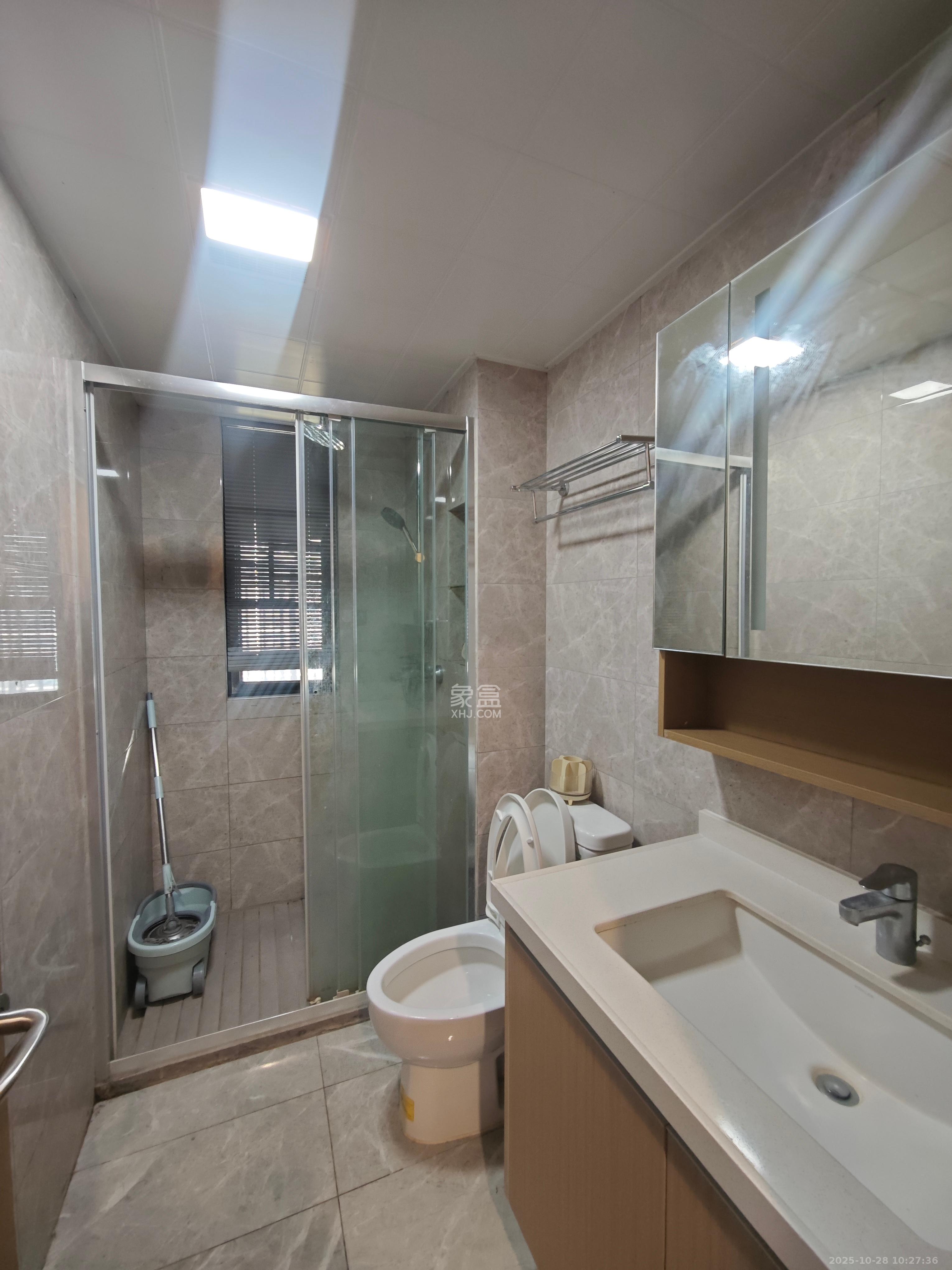 旭辉雨花郡  3室2厅2卫    3700.0元/月 旭辉雨花郡  3室2厅2卫    3700.0元/月室内图