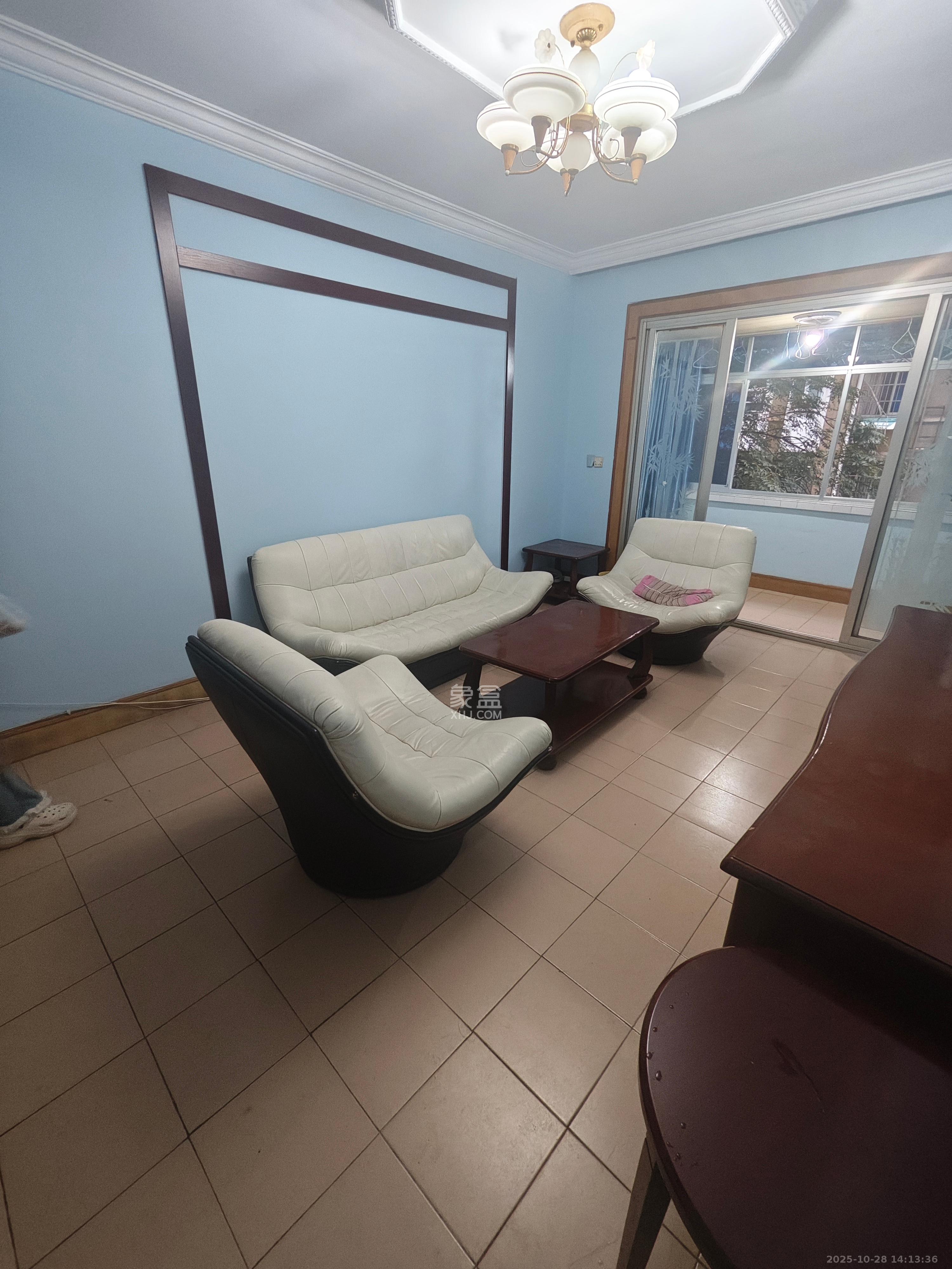 桂花路锻压小区  2室1厅1卫    1800.0元/月 桂花路锻压小区  2室1厅1卫    1800.0元/月