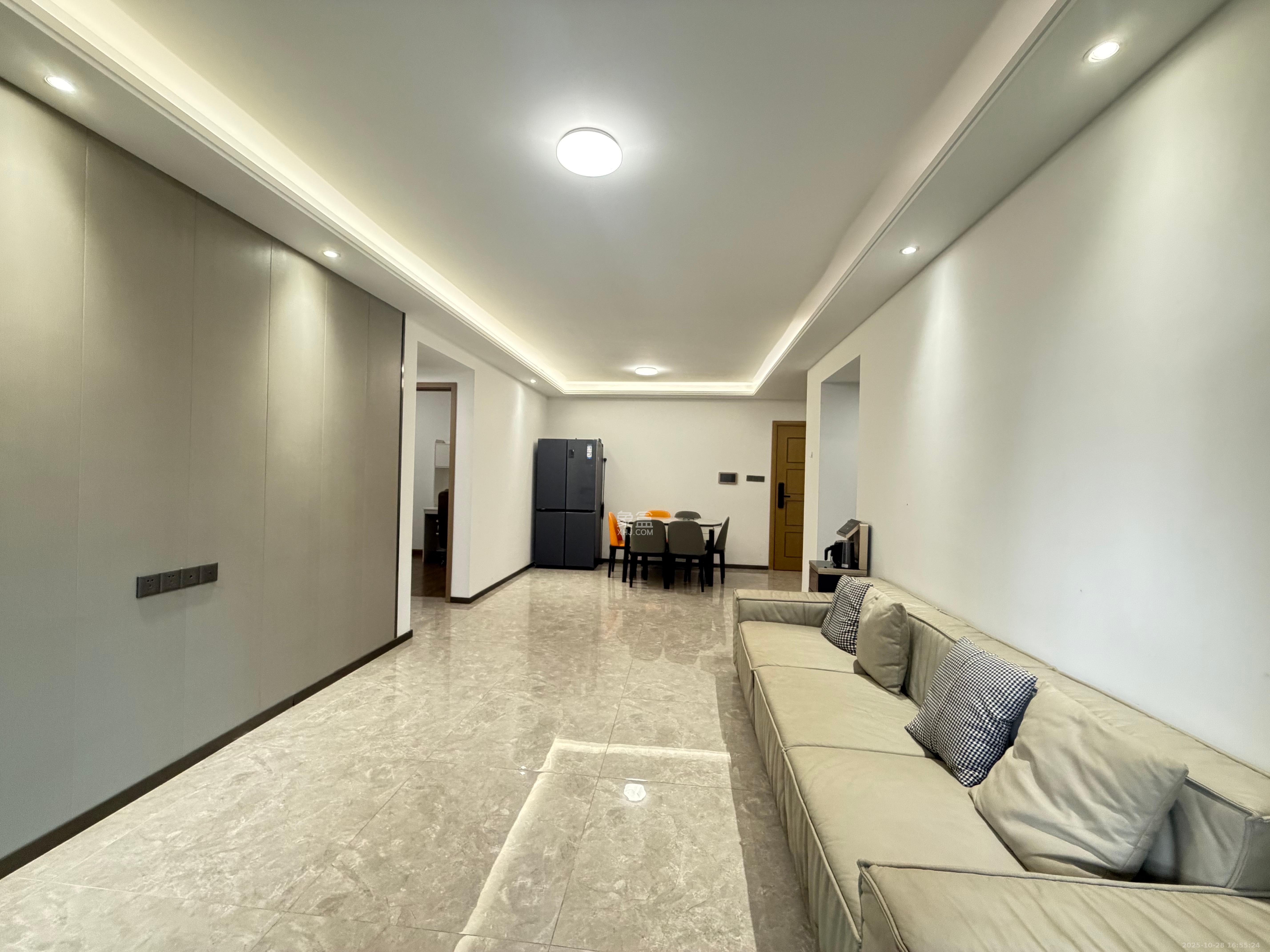 招商华发依云曦城  3室2厅2卫    2400.0元/月 招商华发依云曦城  3室2厅2卫    2400.0元/月室内图