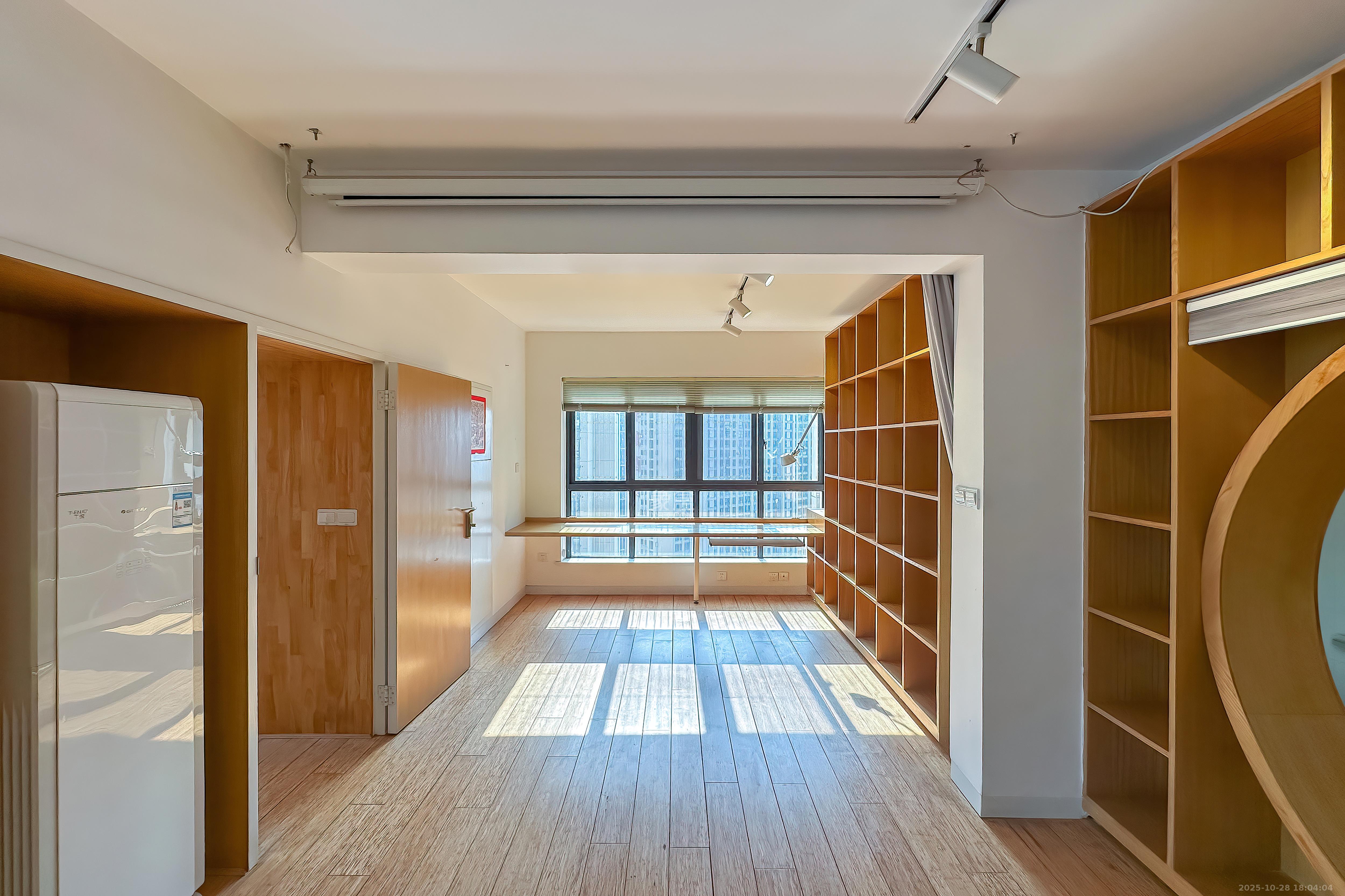 合能洋湖公馆  3室2厅1卫    77.0万卧室