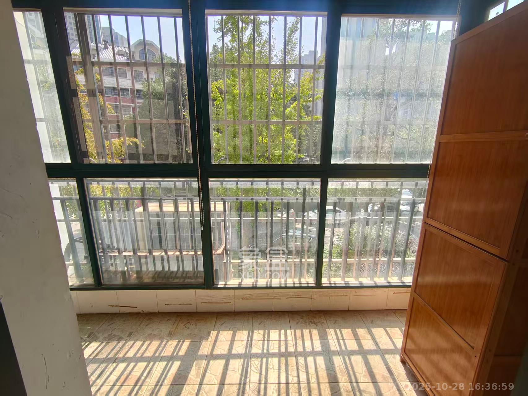 盛世康城  3室2厅1卫    1700.0元/月室内图